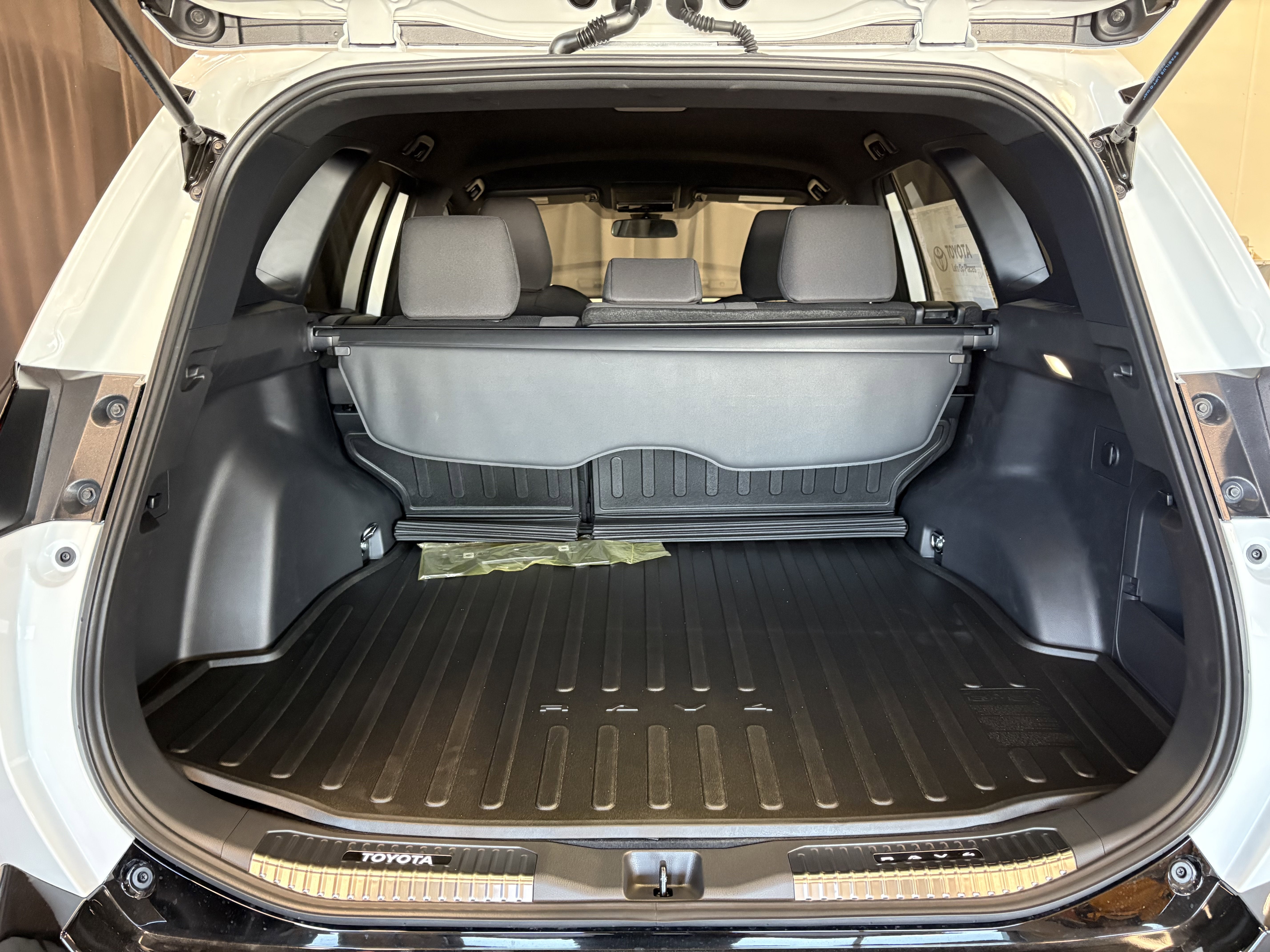 2026 Toyota RAV4 SE FWD