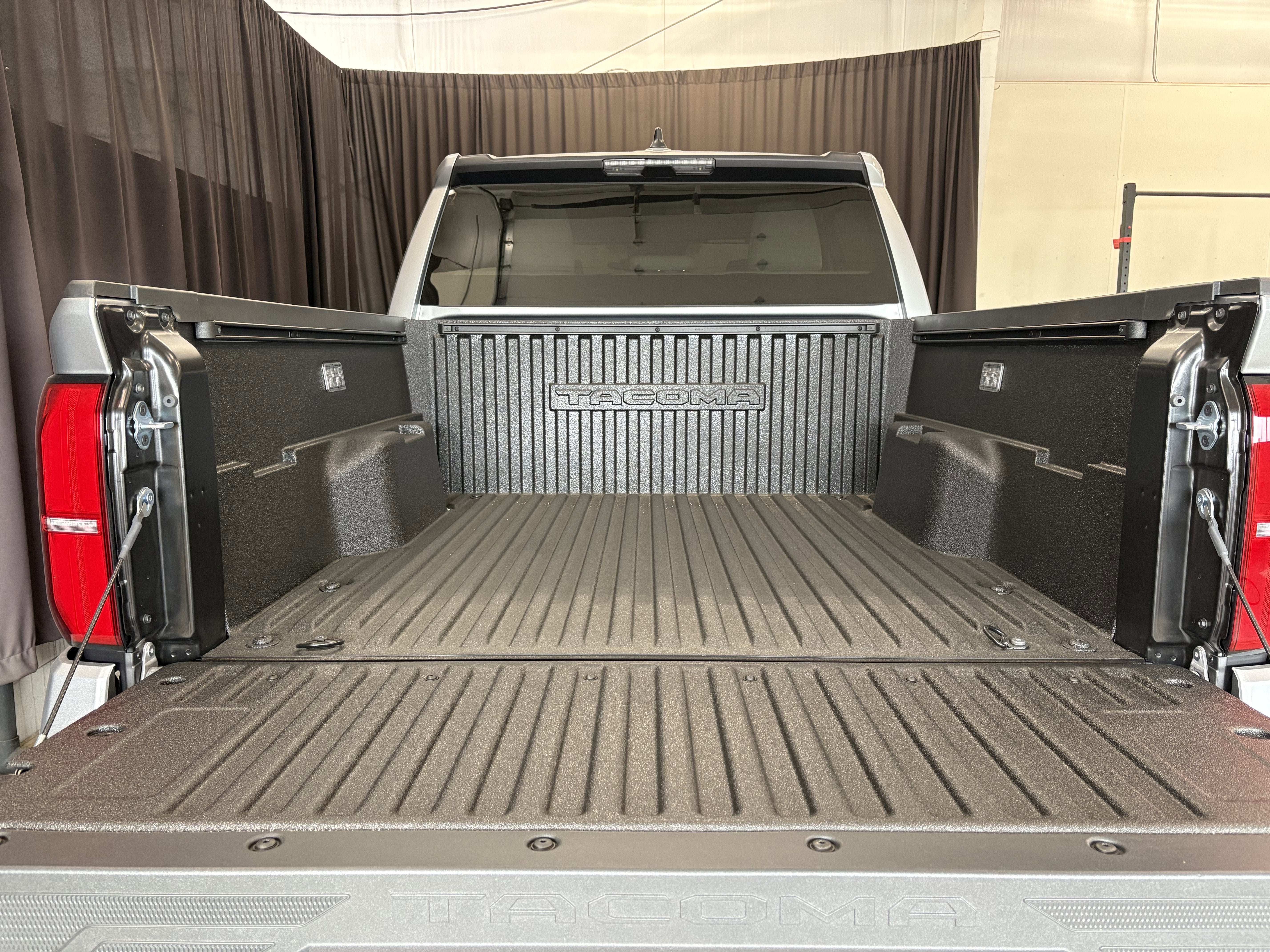 2026 Toyota Tacoma SR5 4WD
