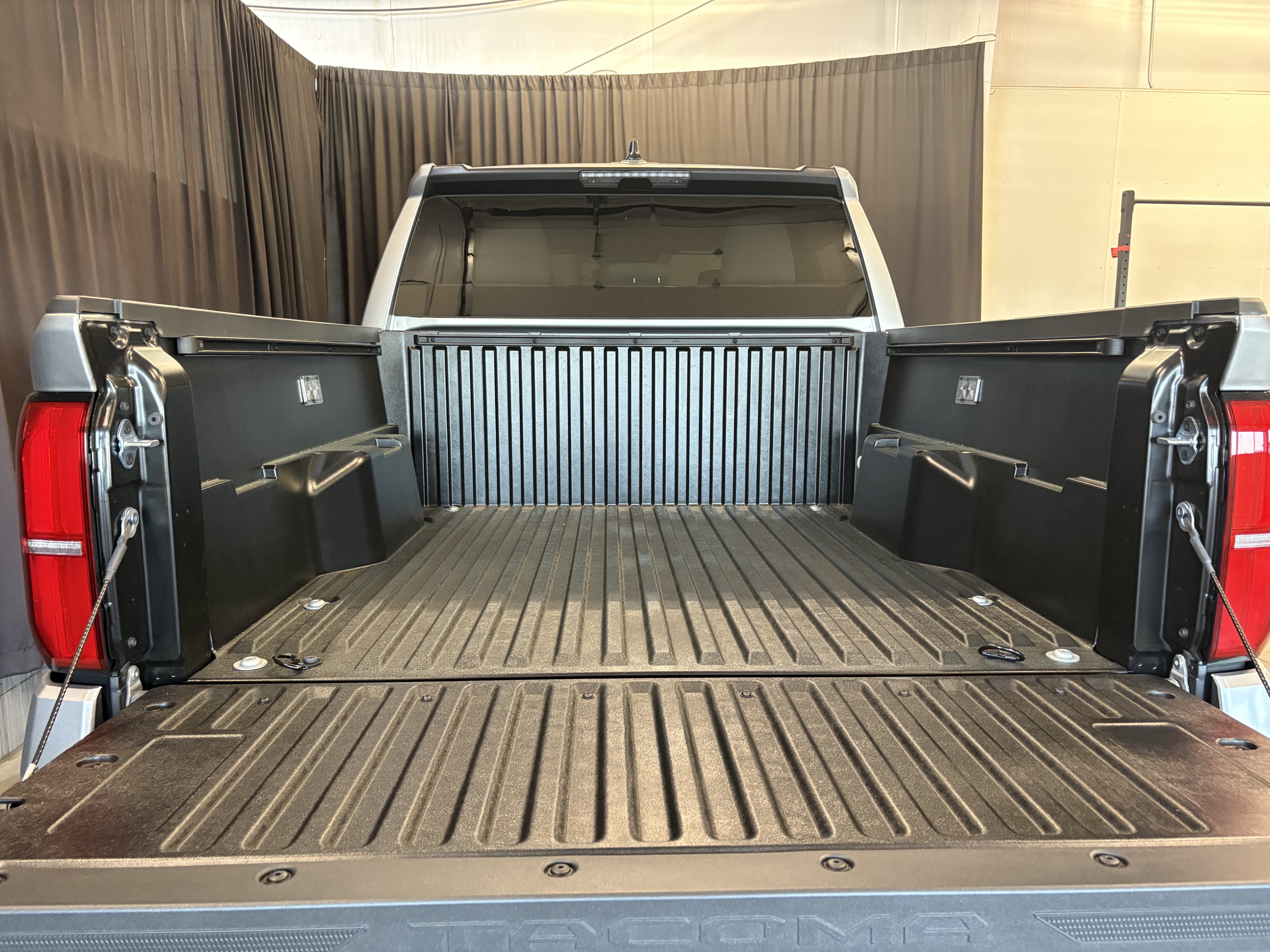 2026 Toyota Tacoma SR5 4WD