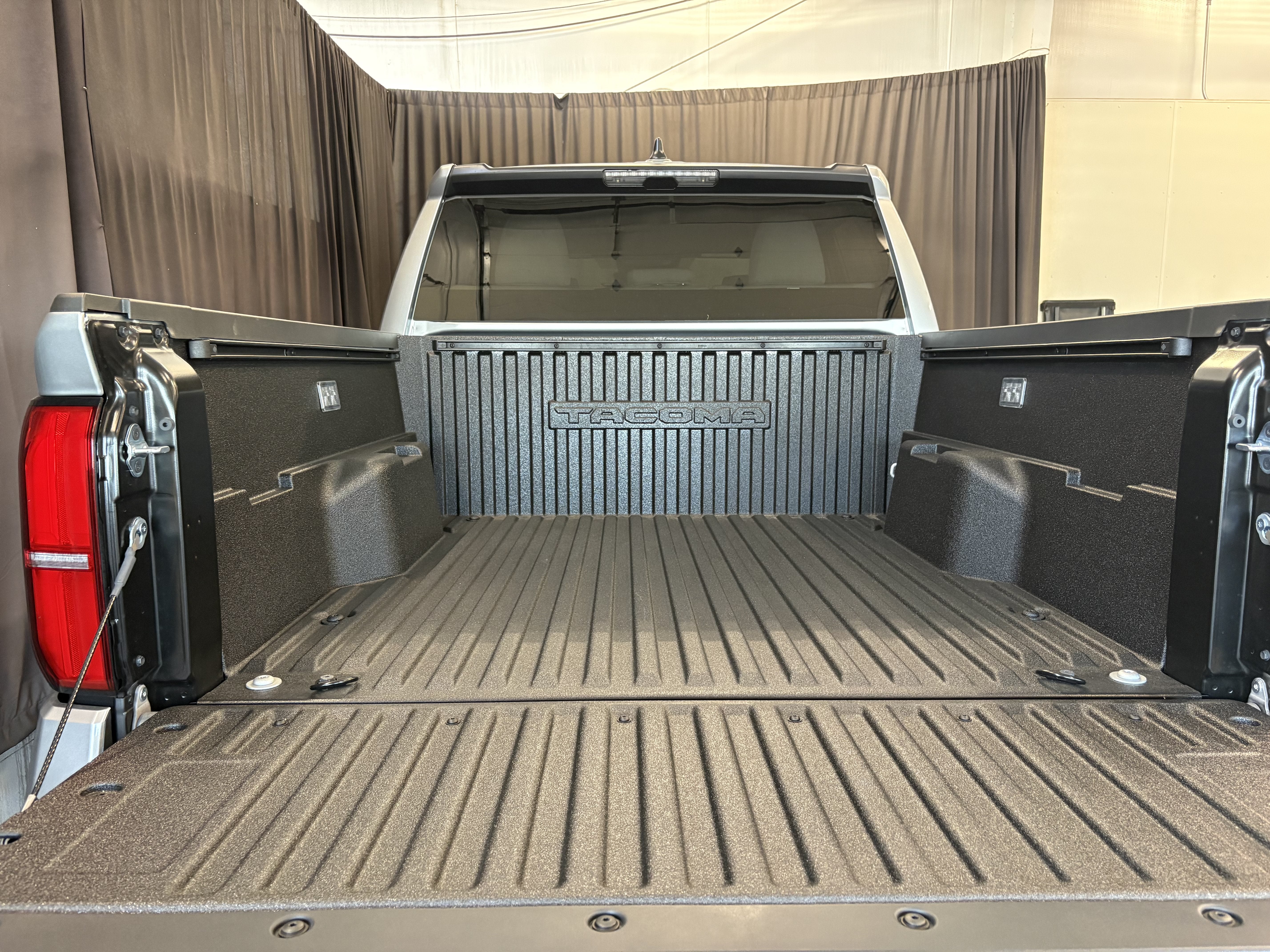 2026 Toyota Tacoma SR5 4WD