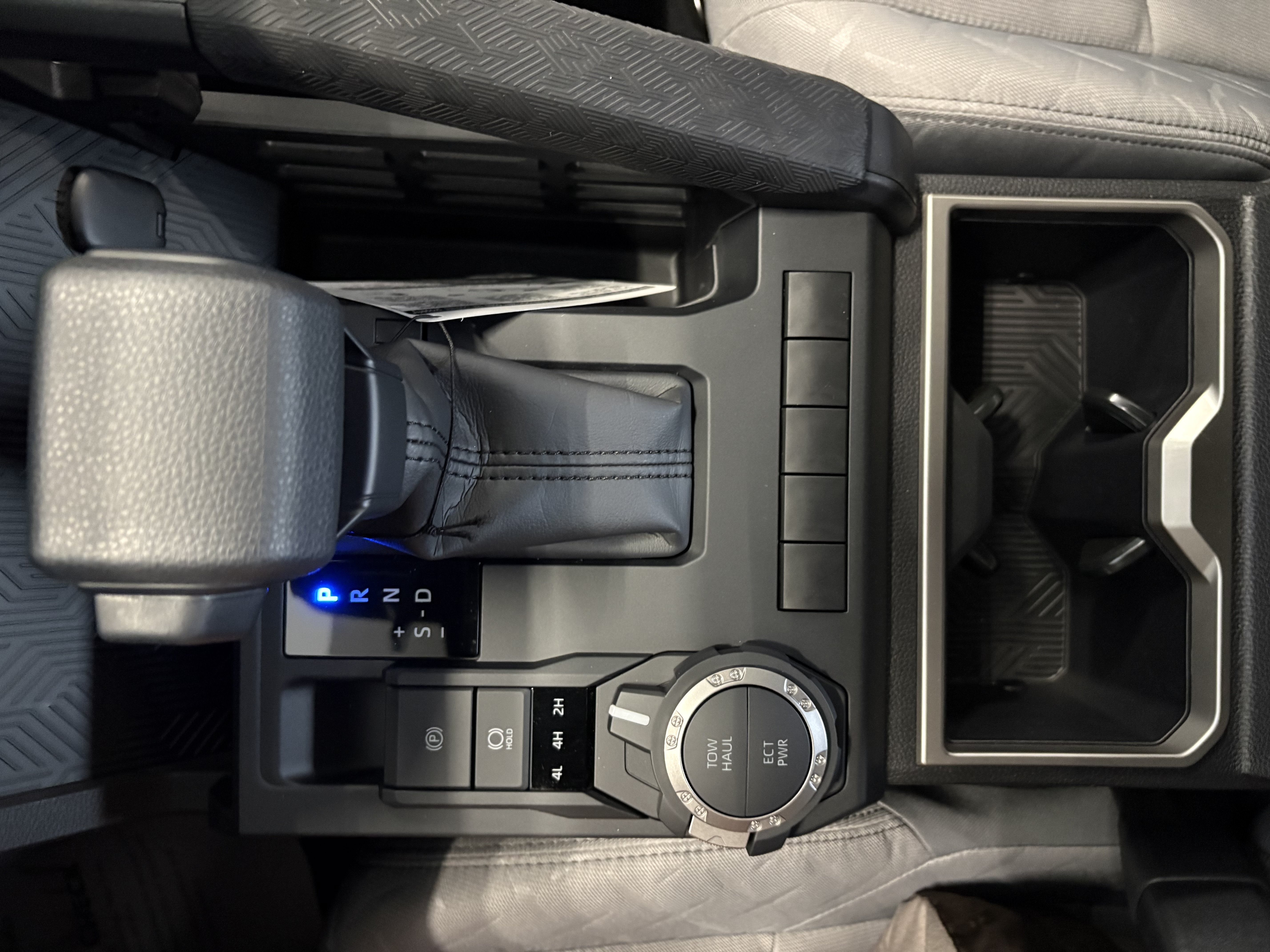 2026 Toyota Tacoma SR5 4WD
