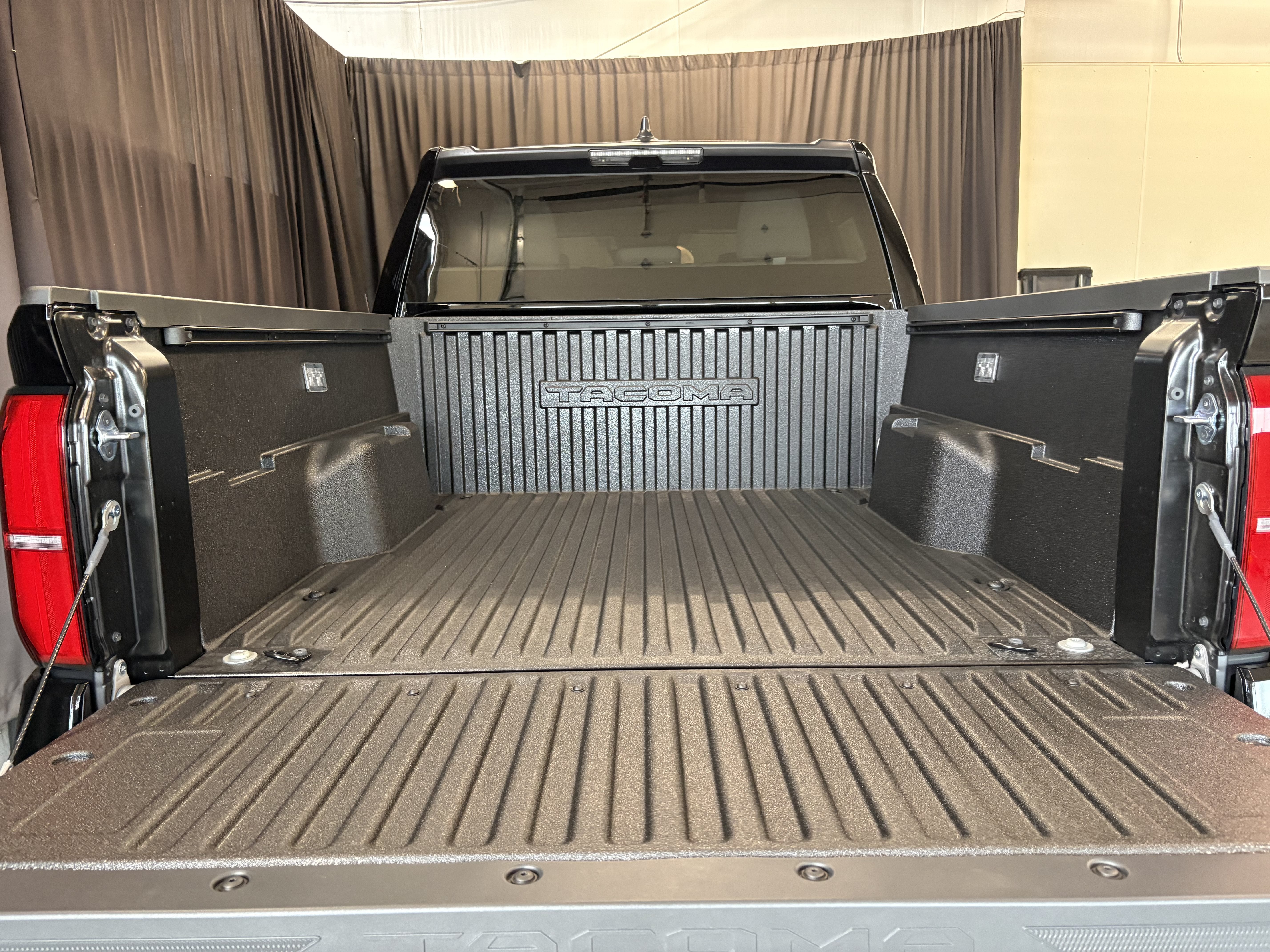 2026 Toyota Tacoma SR5 4WD