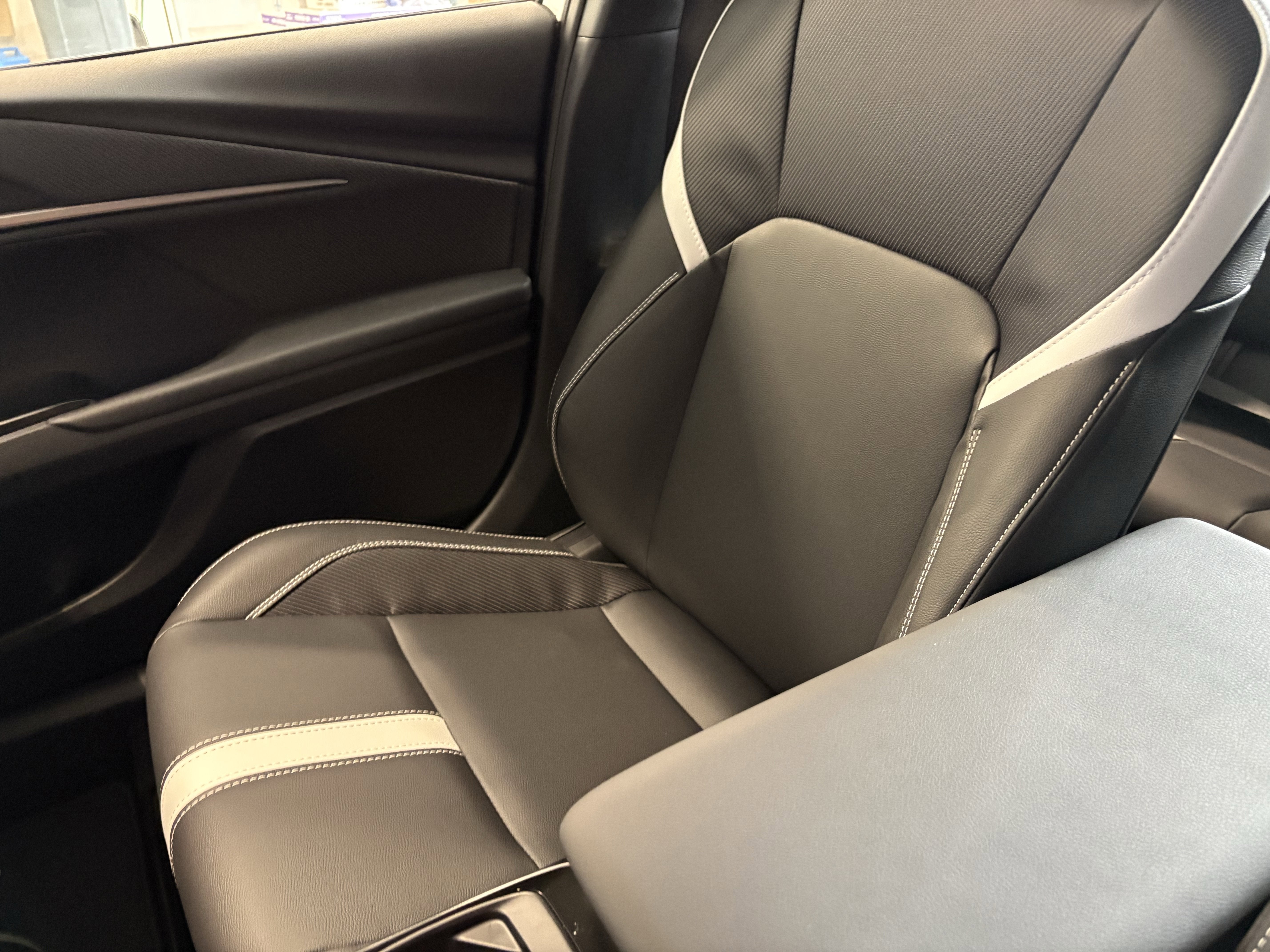 2026 Toyota Camry SE FWD