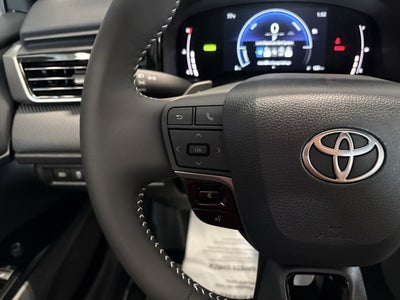 2026 Toyota Camry SE FWD