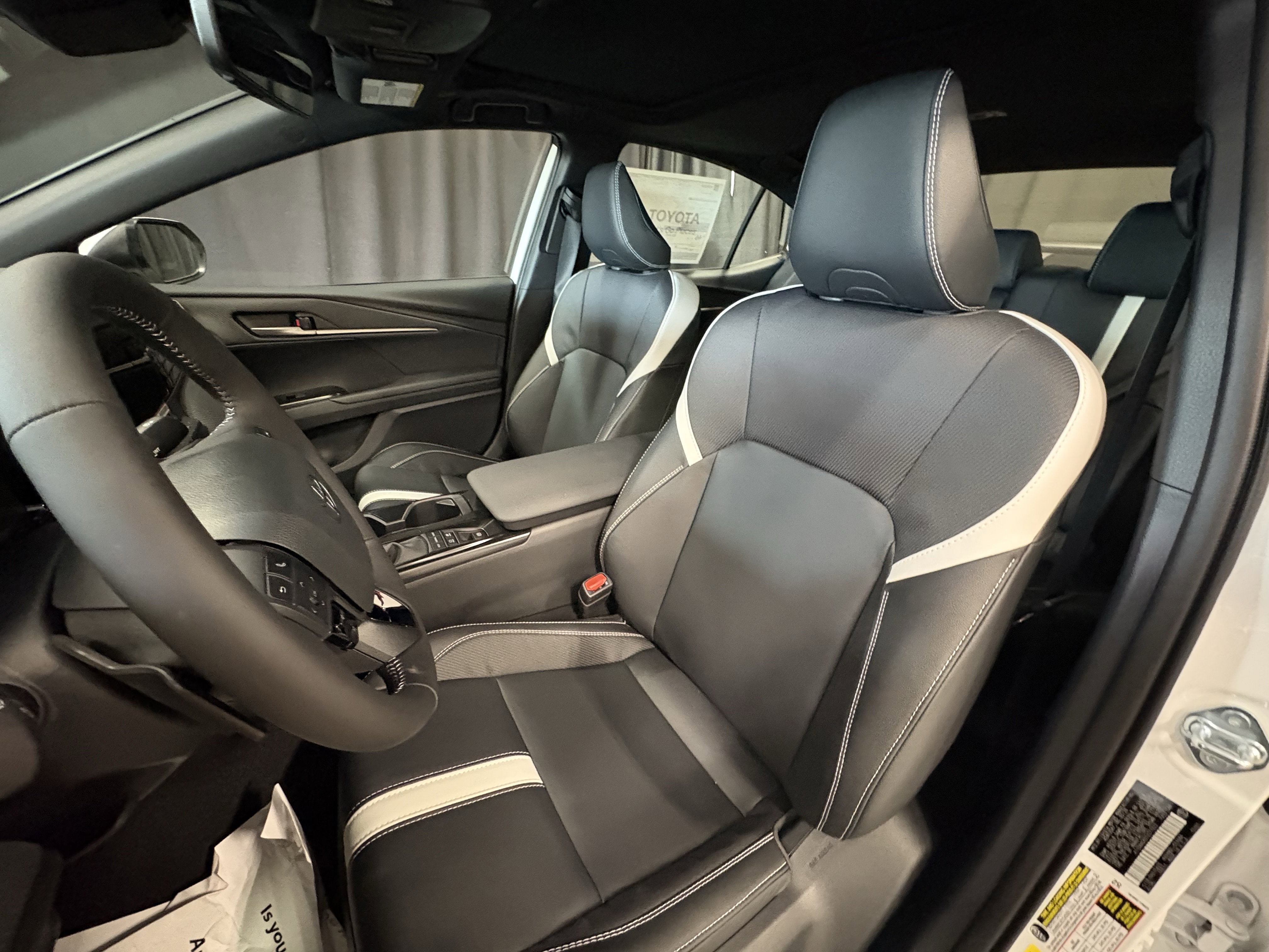 2026 Toyota Camry SE FWD