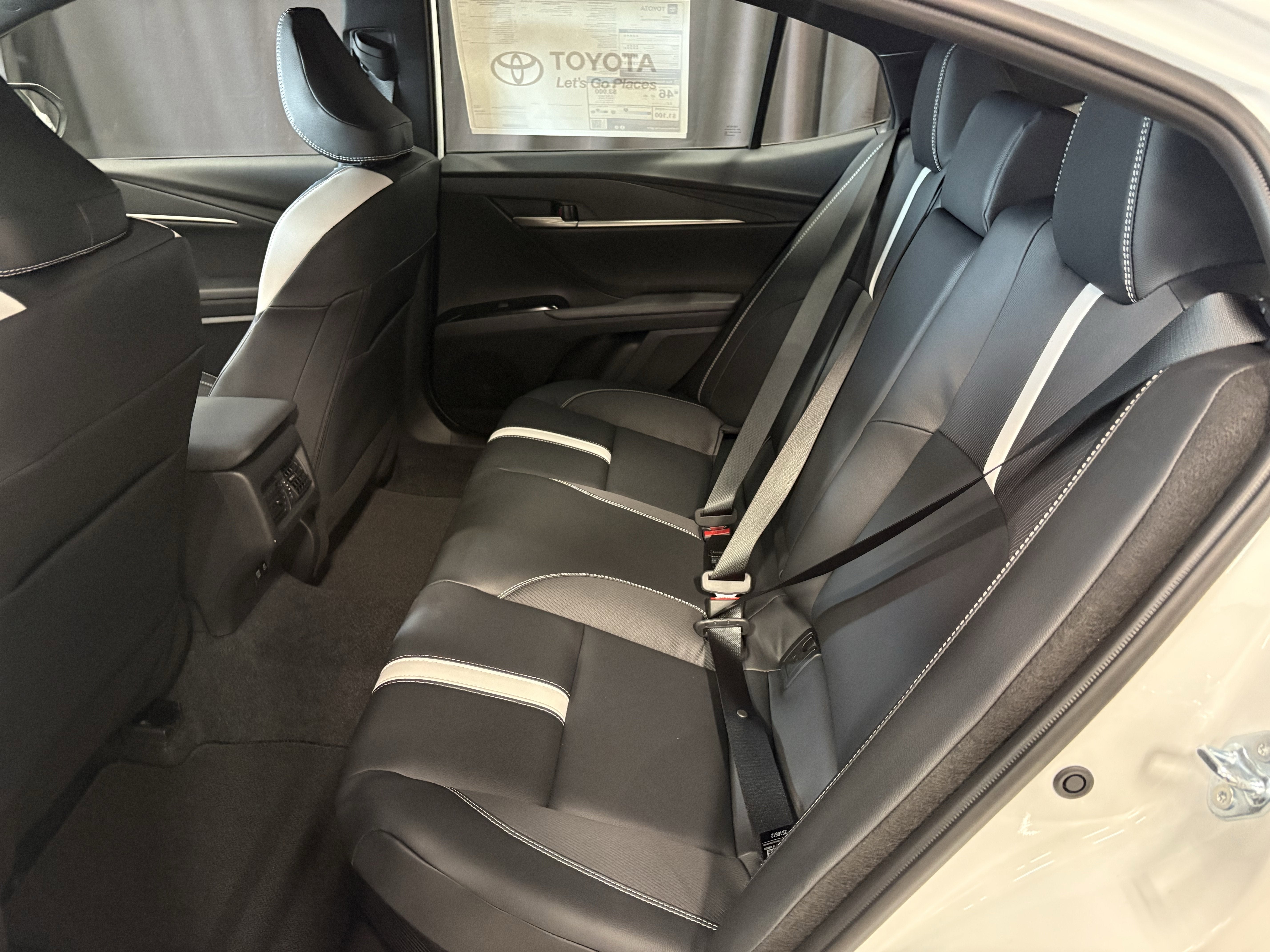 2026 Toyota Camry SE FWD