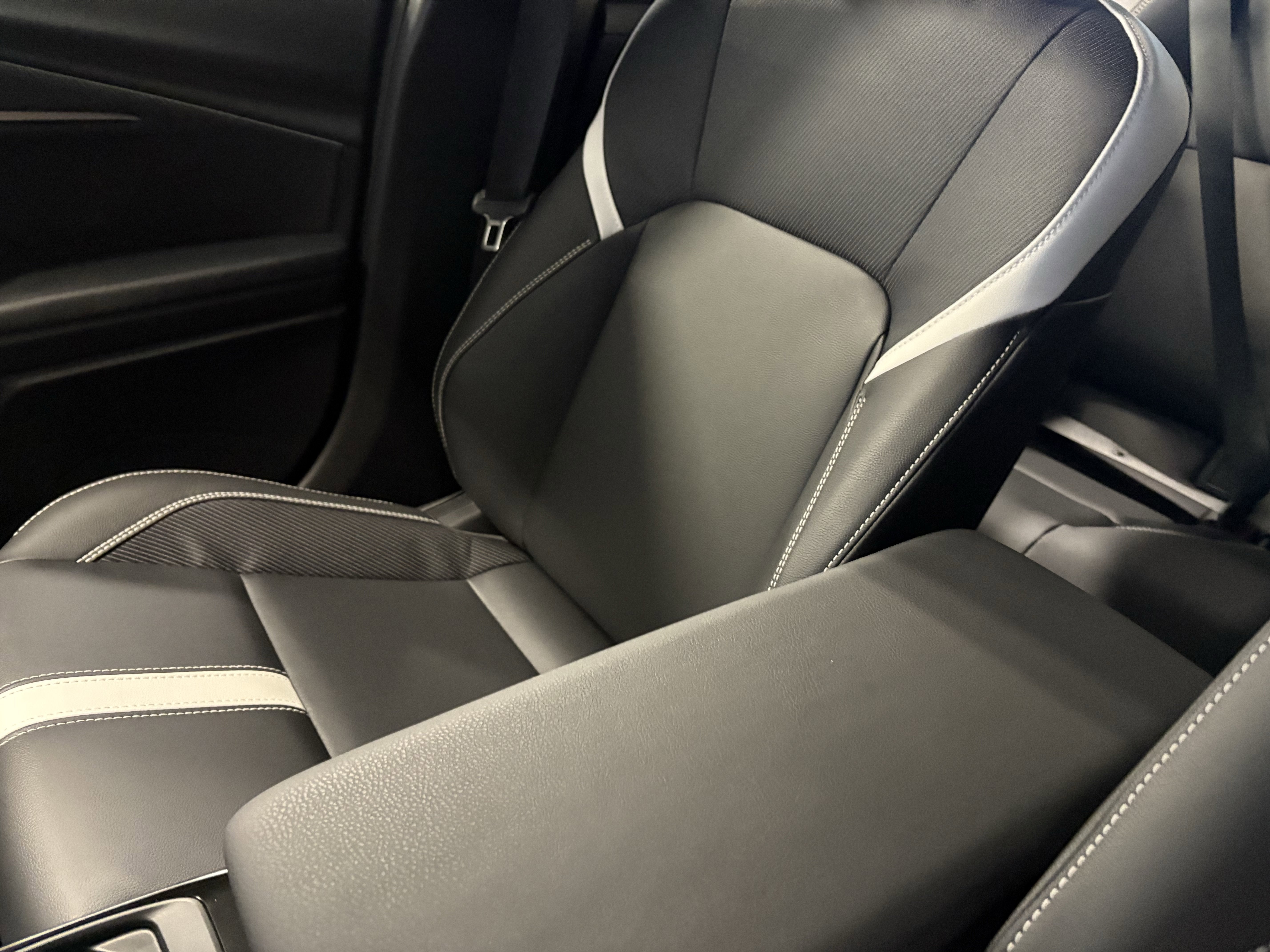 2026 Toyota Camry SE FWD