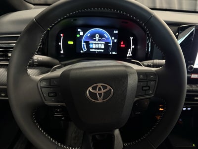 2026 Toyota Camry SE FWD