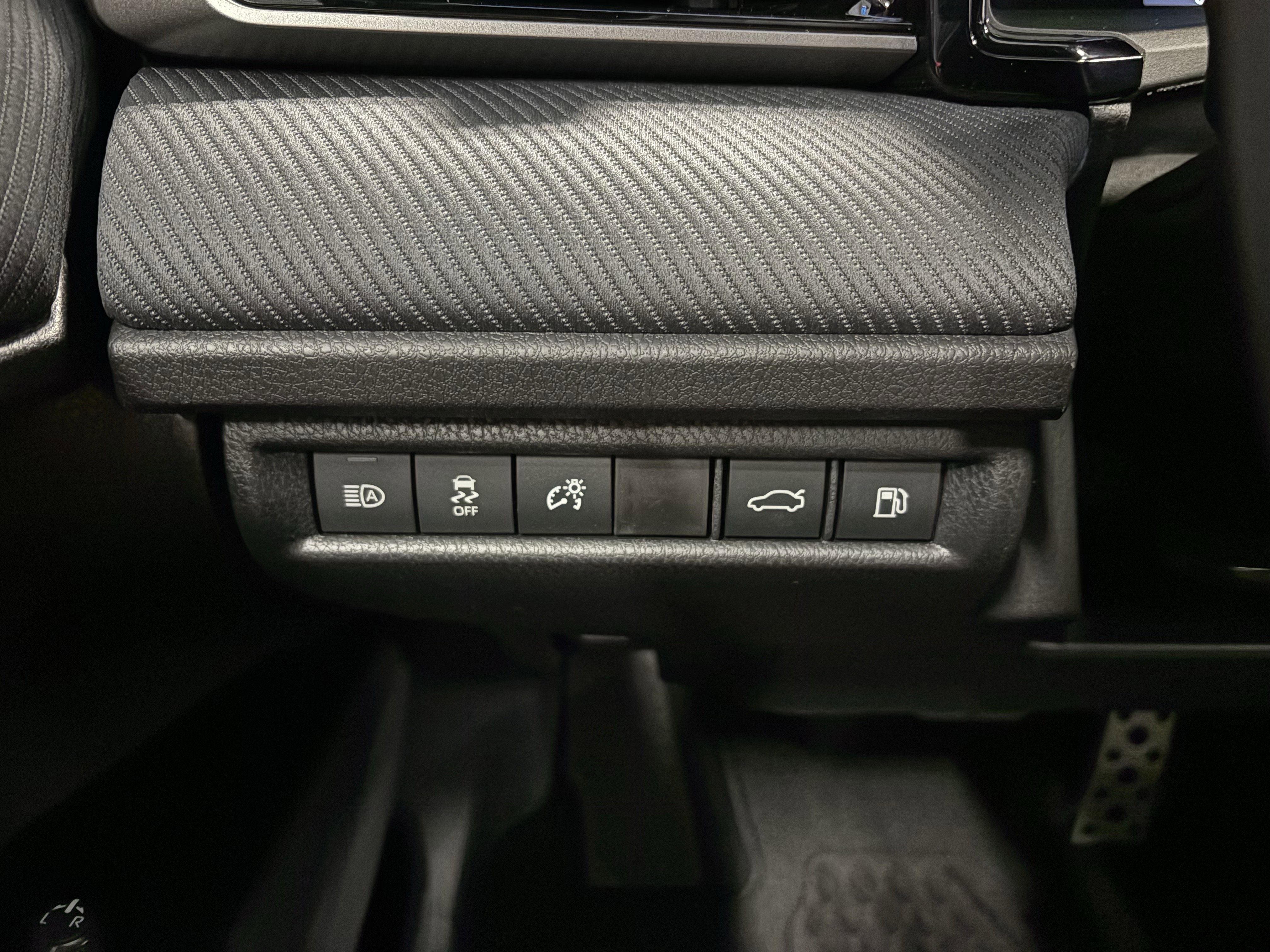 2026 Toyota Camry SE FWD