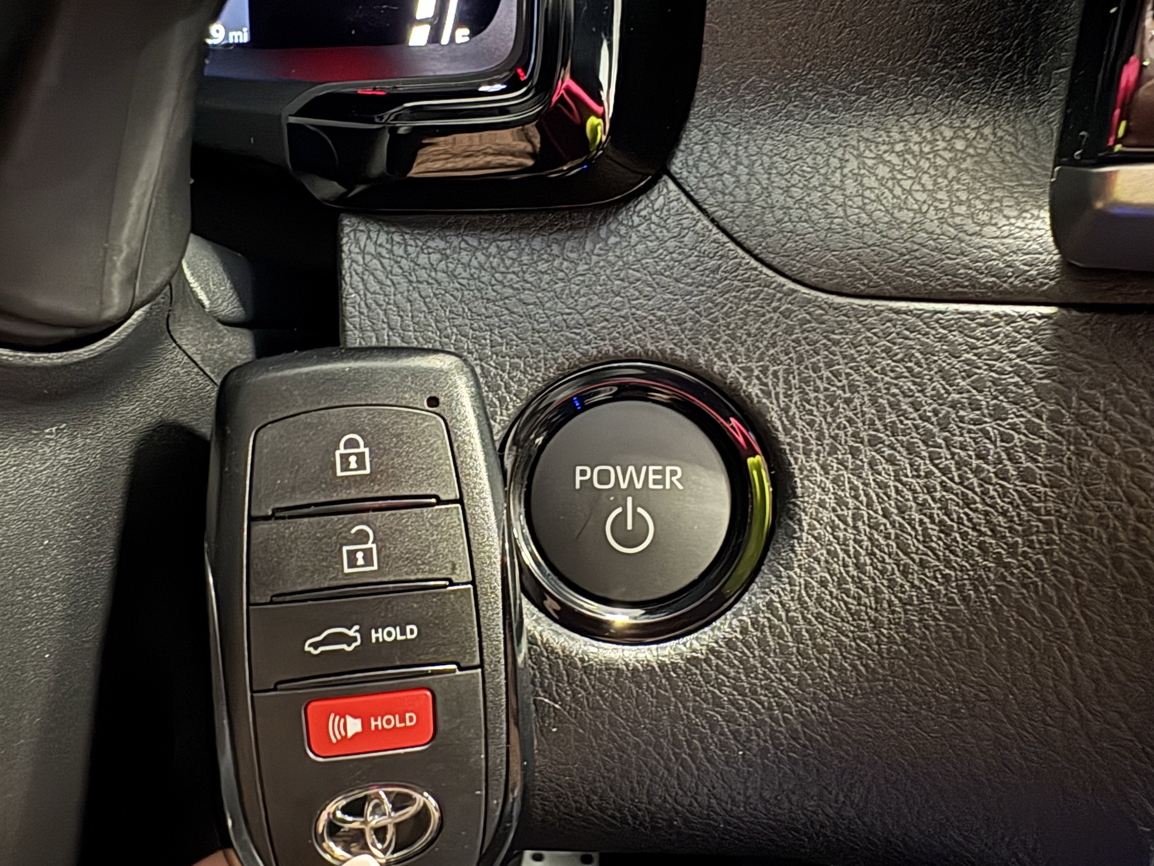 2026 Toyota Camry SE FWD