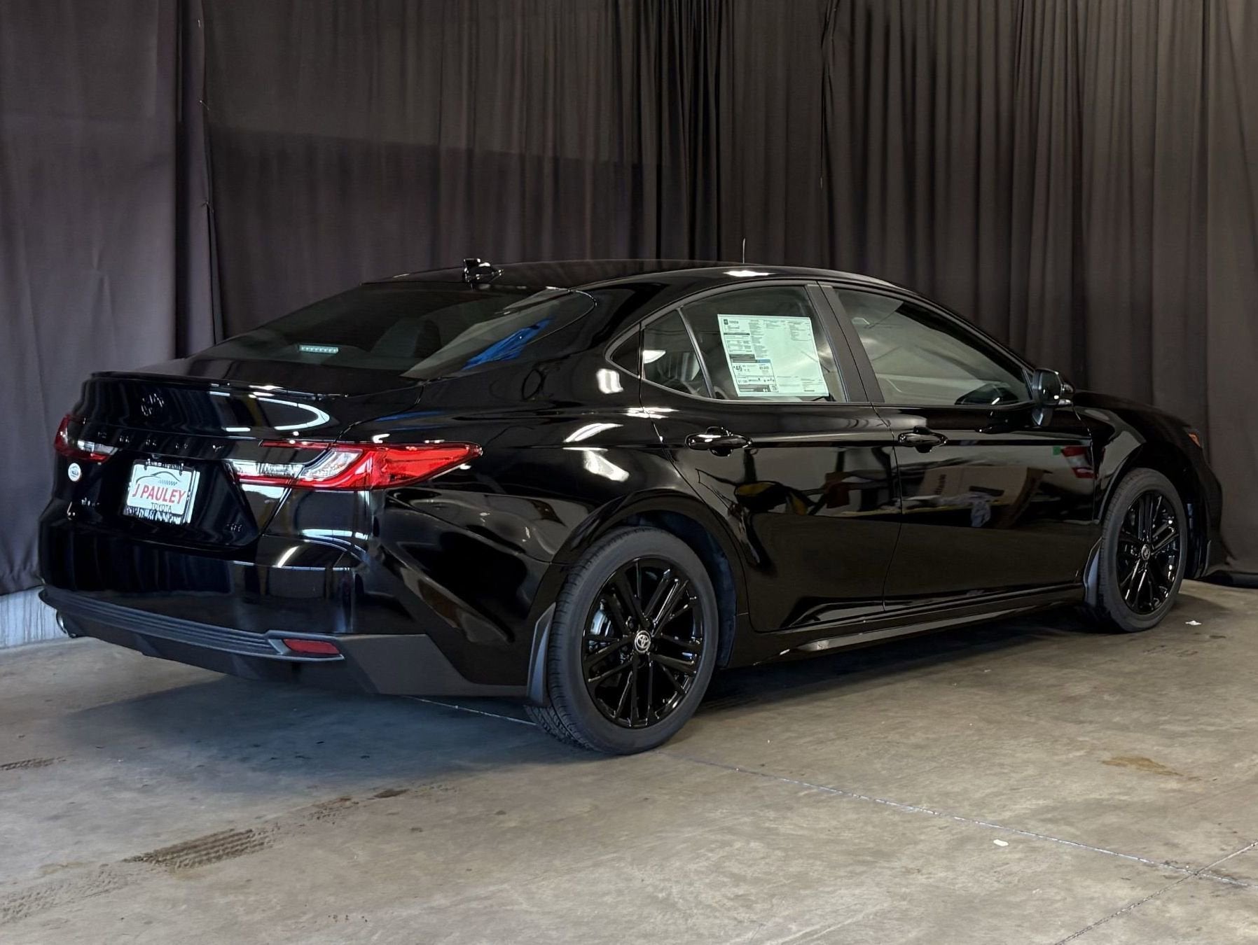 2026 Toyota Camry SE FWD