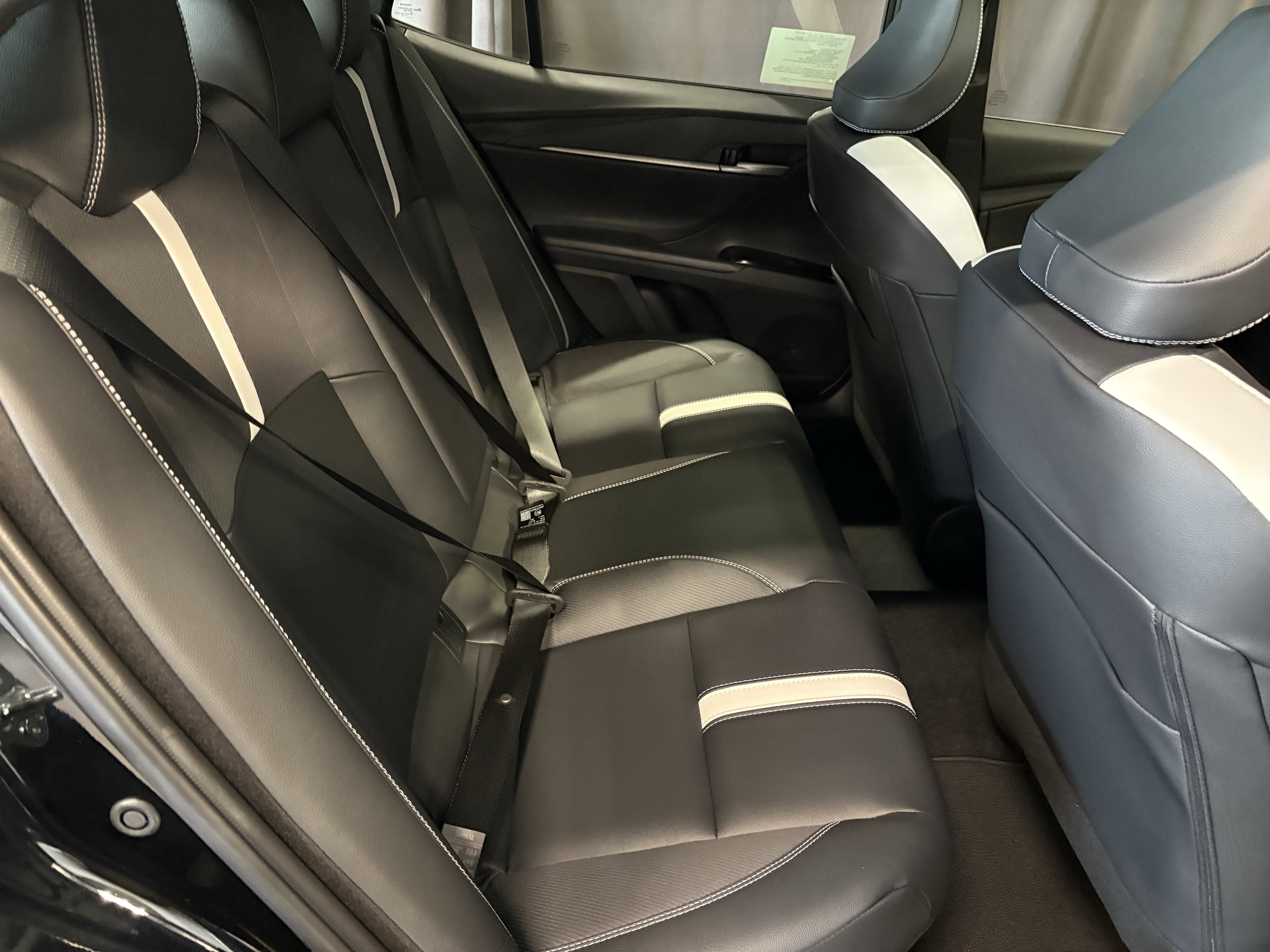 2026 Toyota Camry SE FWD