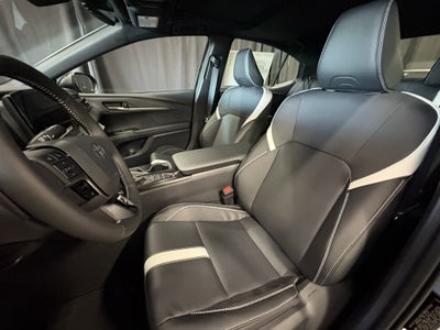 2026 Toyota Camry SE FWD