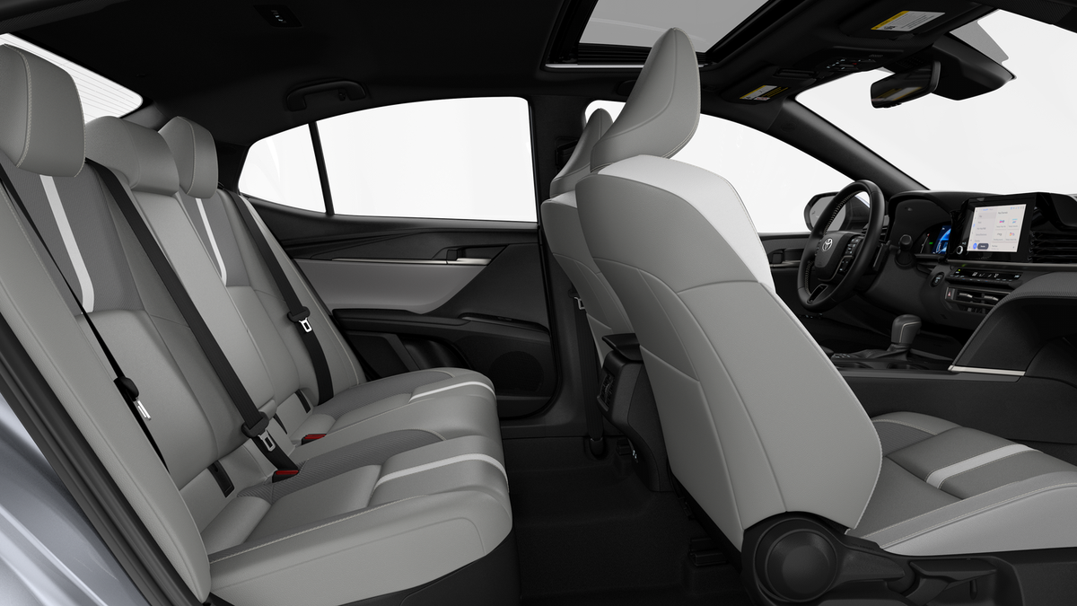 2026 Toyota Camry SE FWD