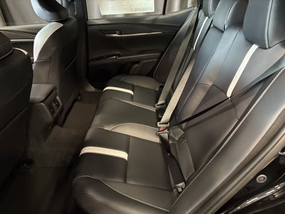 2026 Toyota Camry SE FWD
