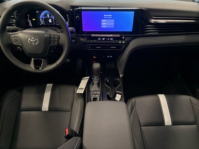 2026 Toyota Camry SE FWD