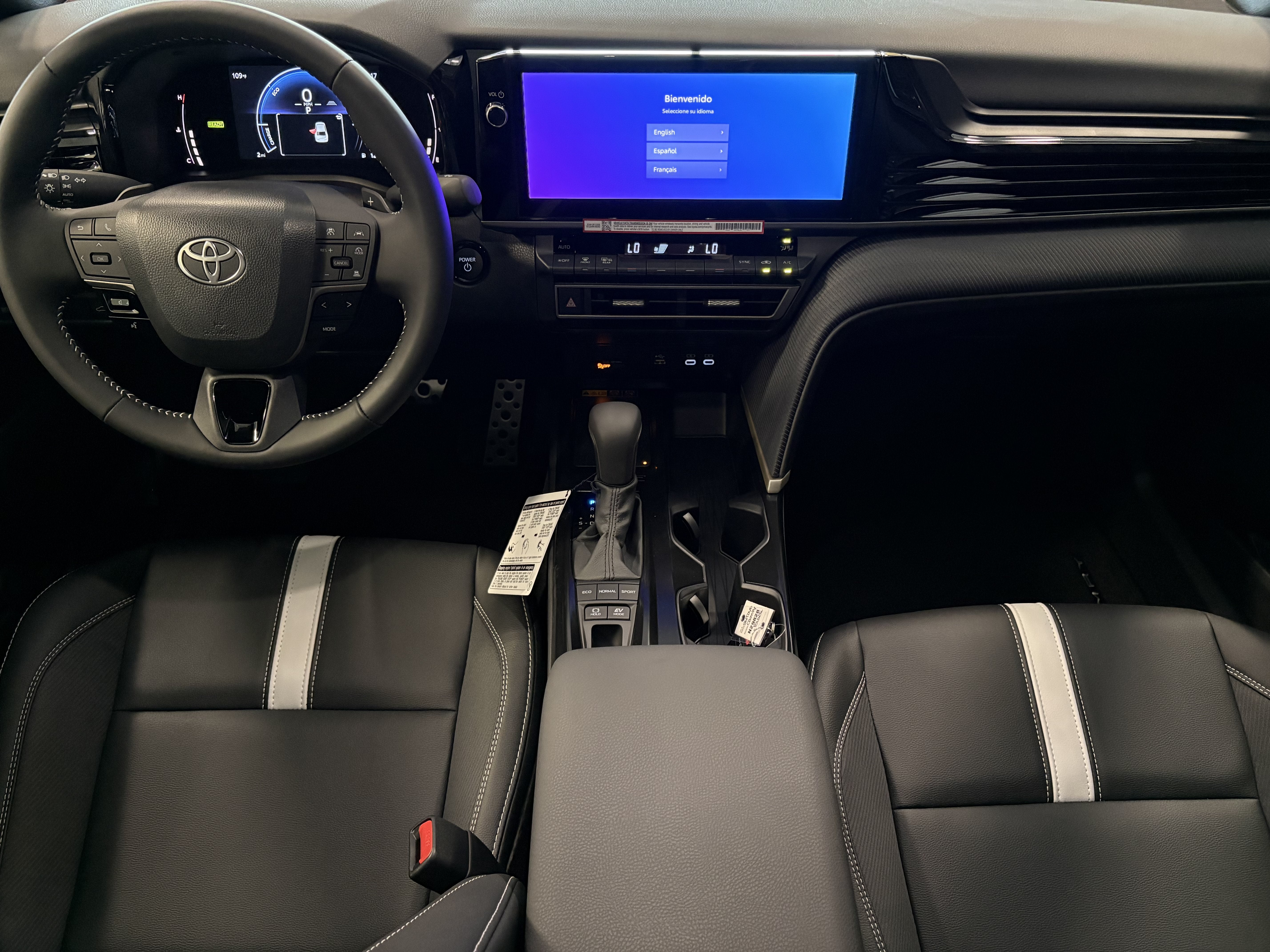 2026 Toyota Camry SE FWD