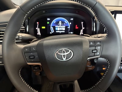 2026 Toyota Camry SE FWD