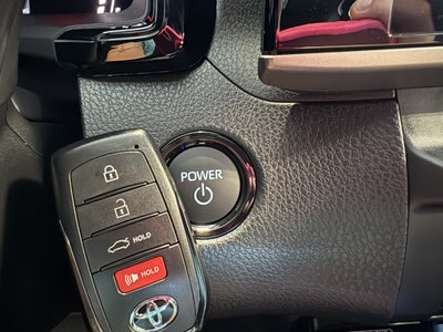 2026 Toyota Camry SE FWD