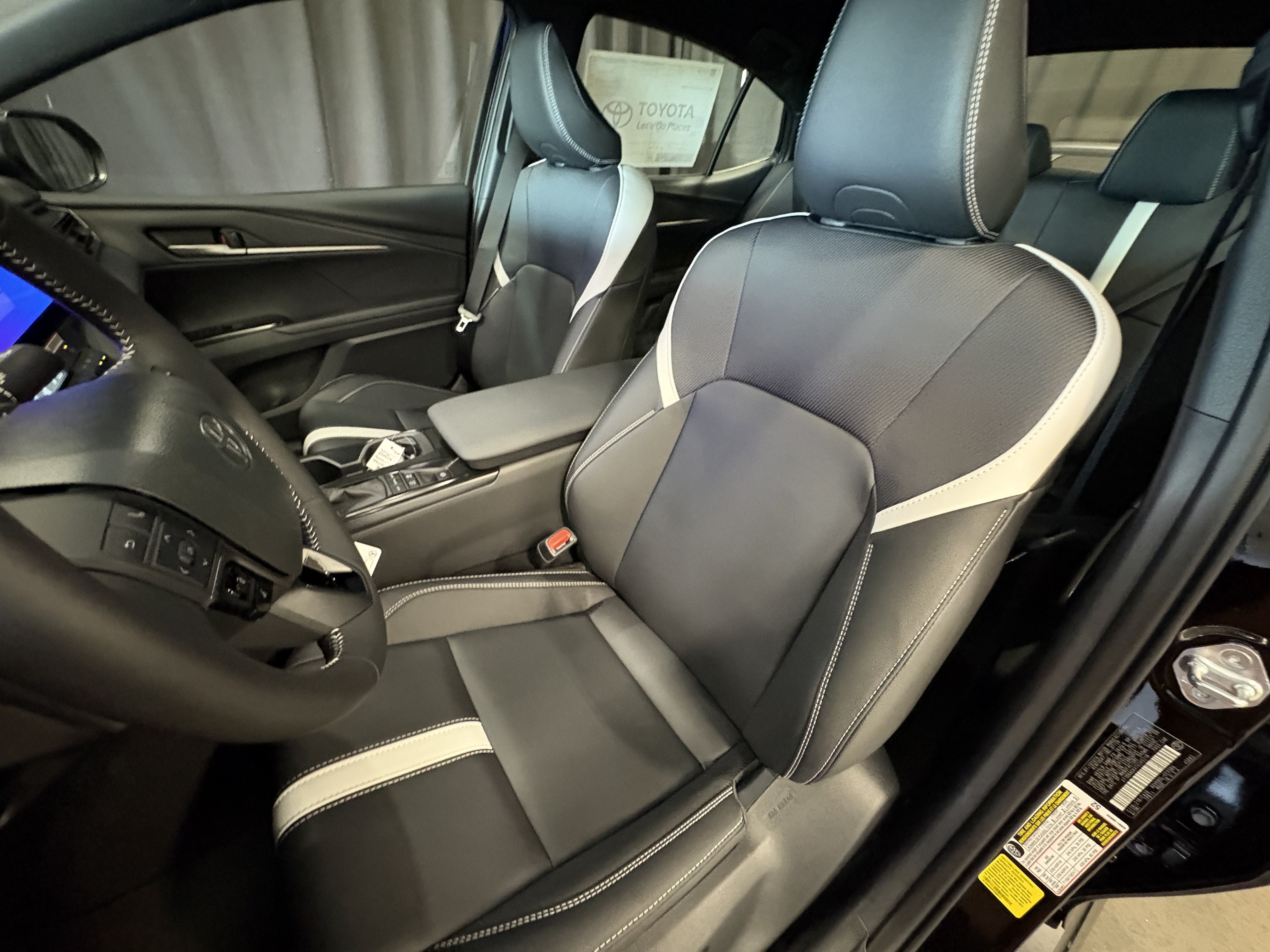 2026 Toyota Camry SE FWD