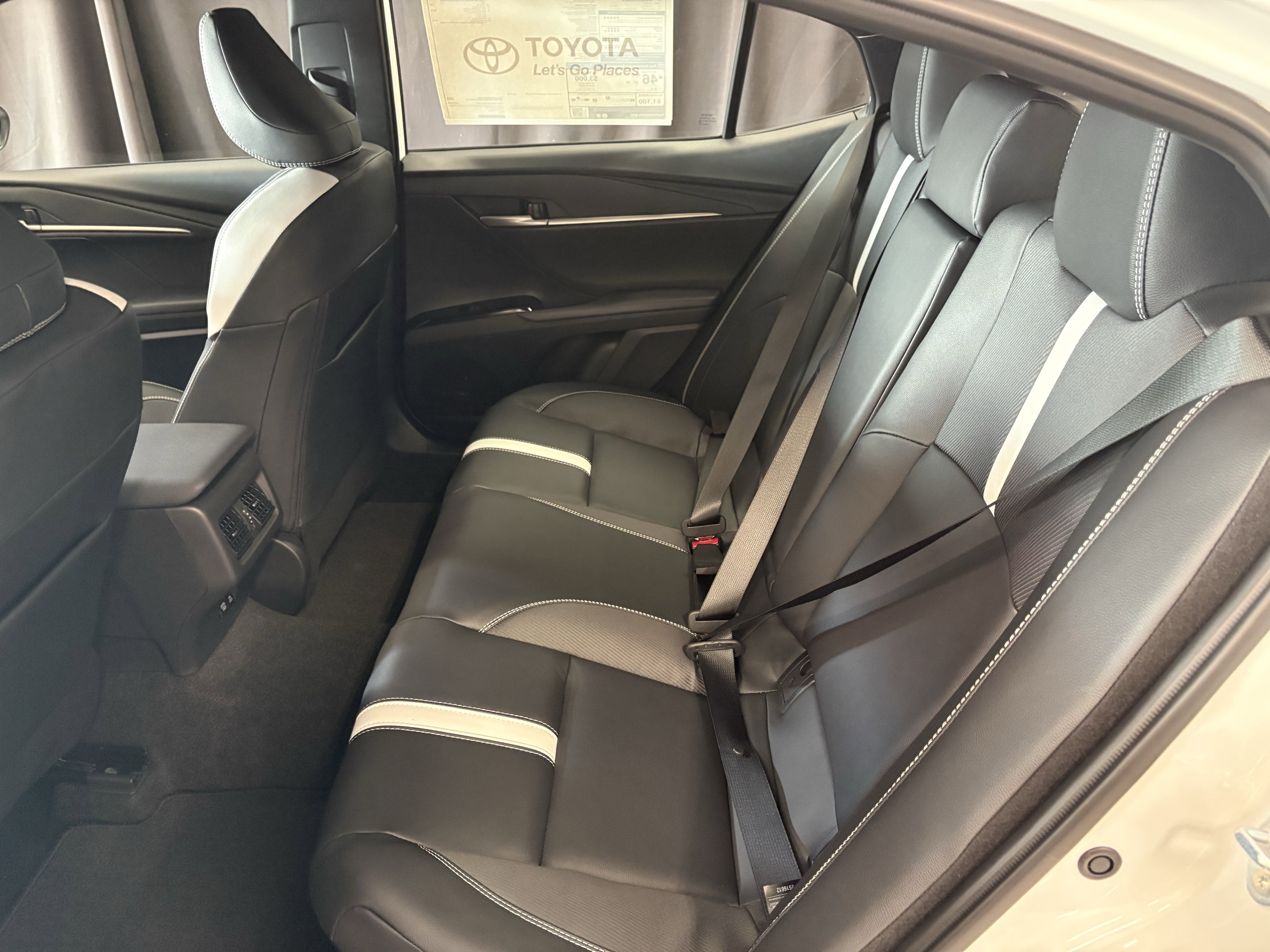 2026 Toyota Camry SE FWD