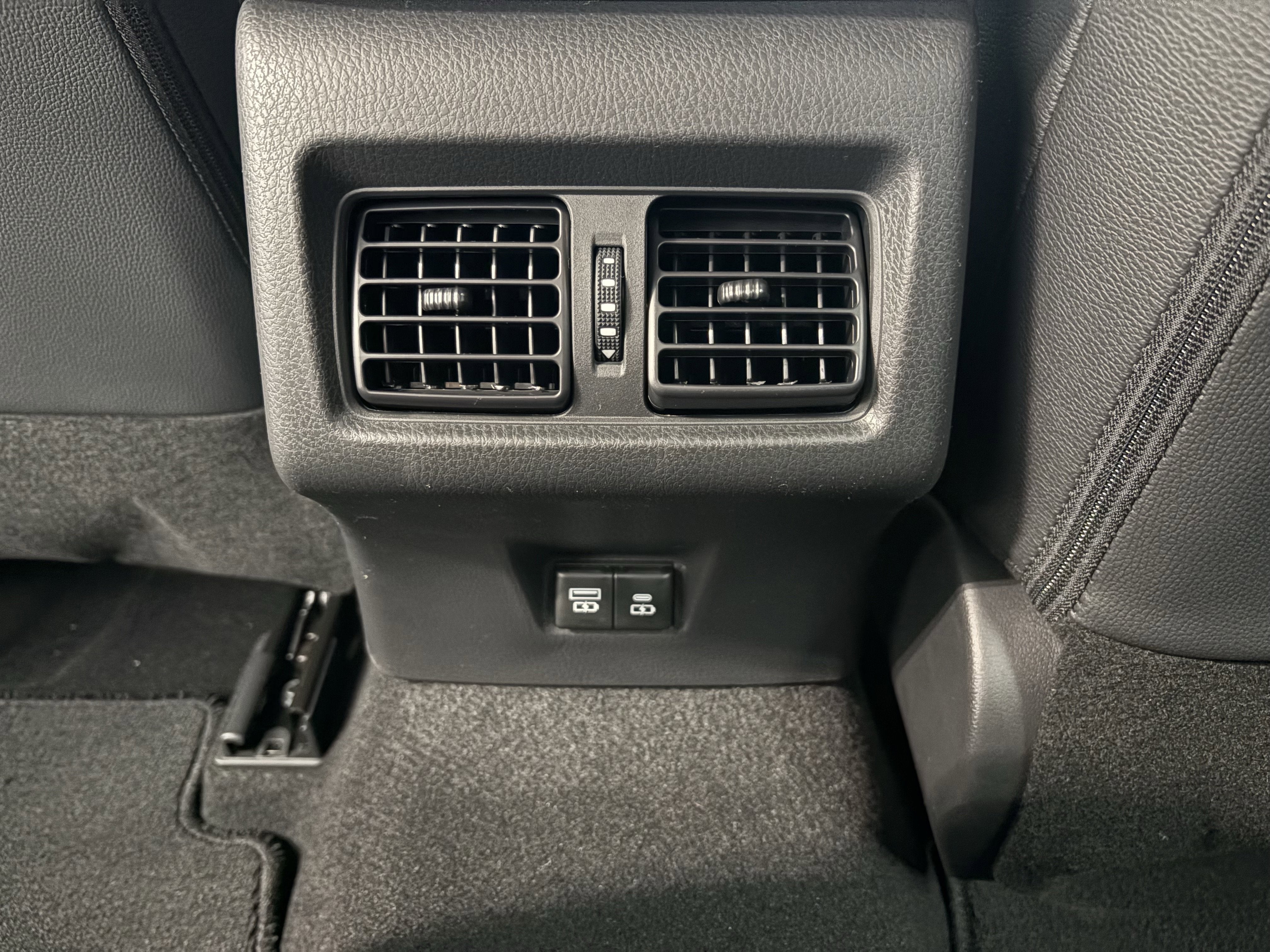 2026 Toyota Camry SE FWD