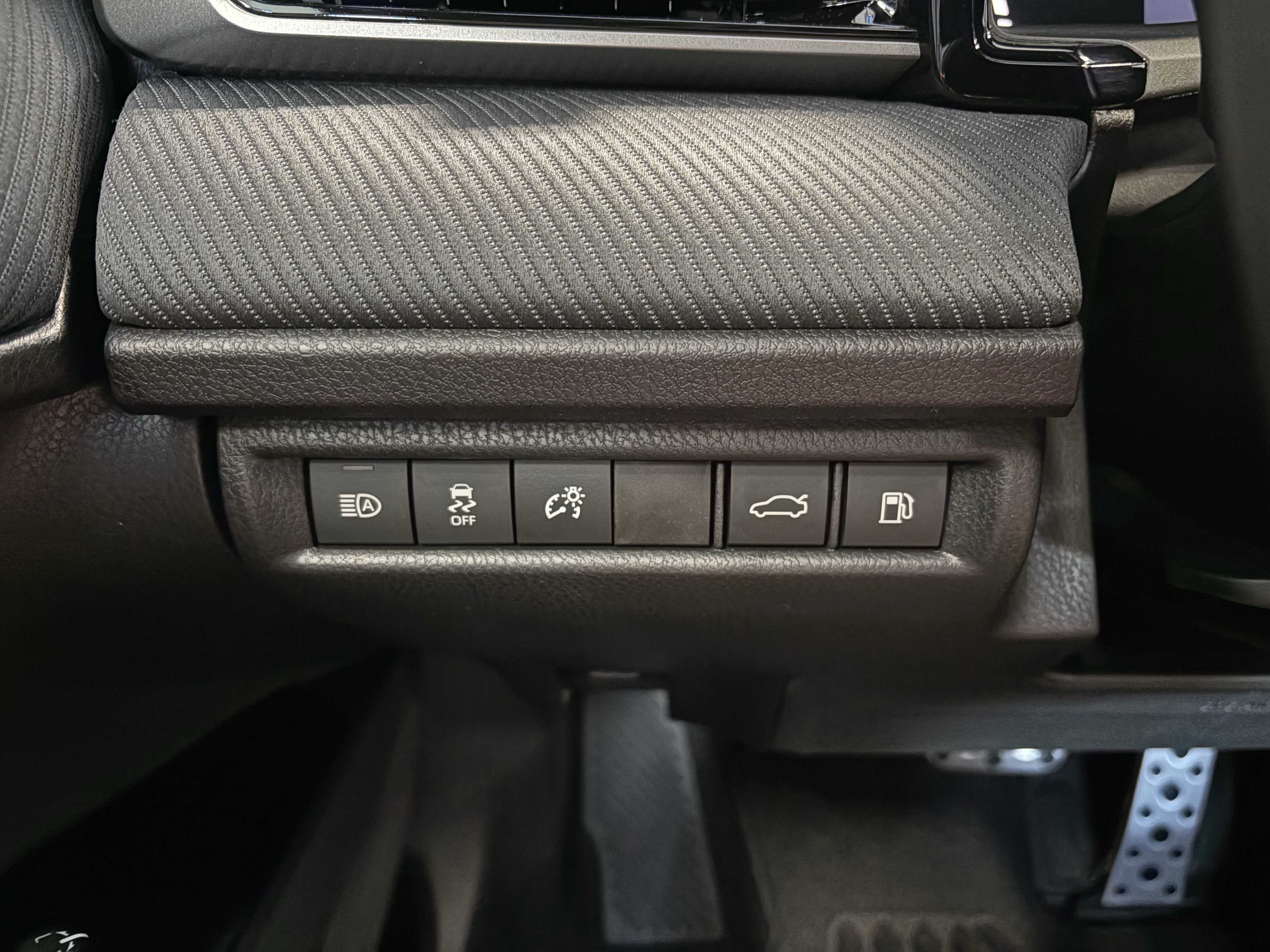 2026 Toyota Camry SE FWD