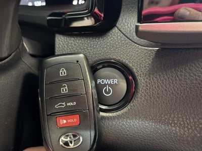 2026 Toyota Camry SE FWD