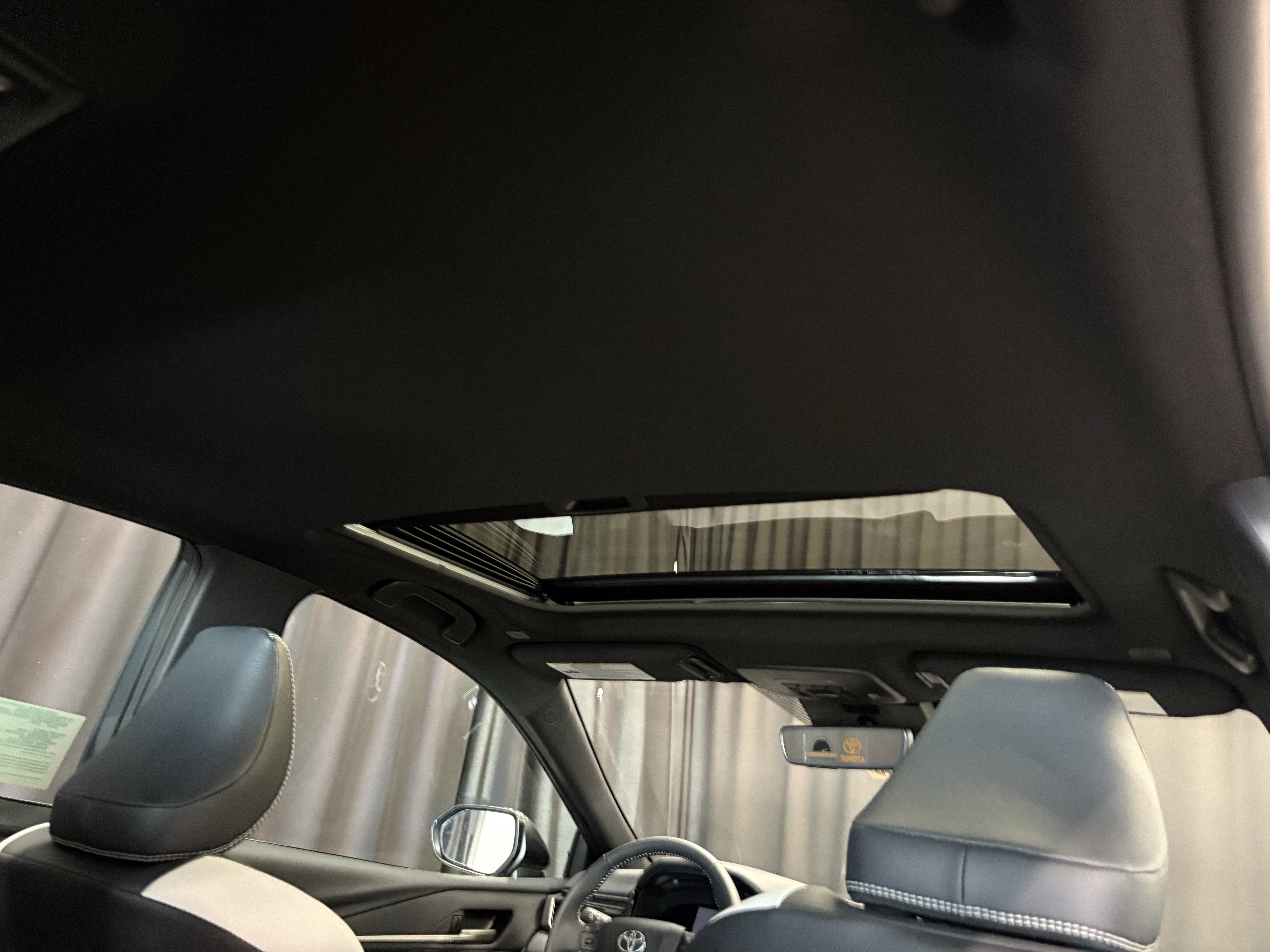 2026 Toyota Camry SE FWD