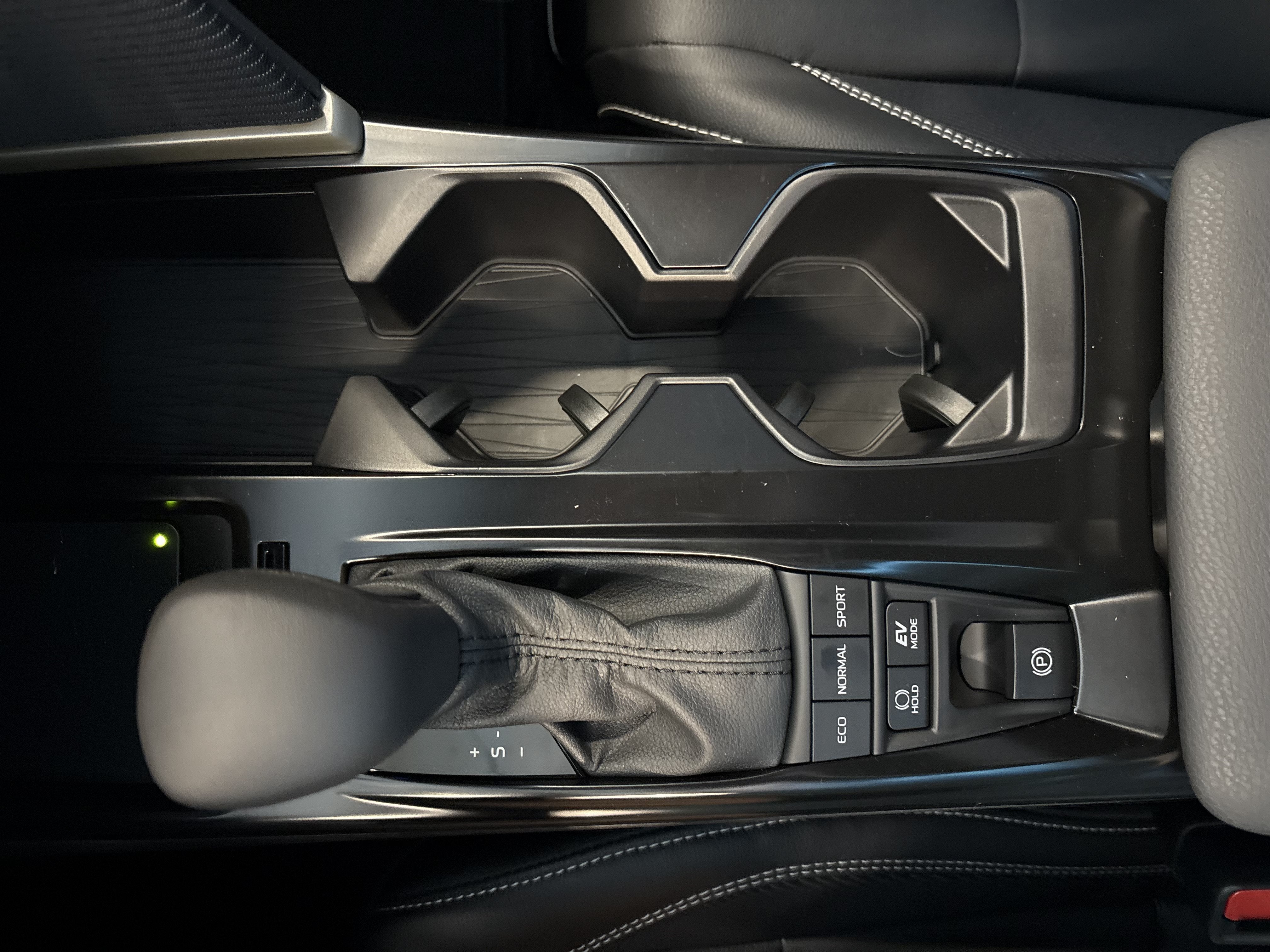 2026 Toyota Camry SE FWD