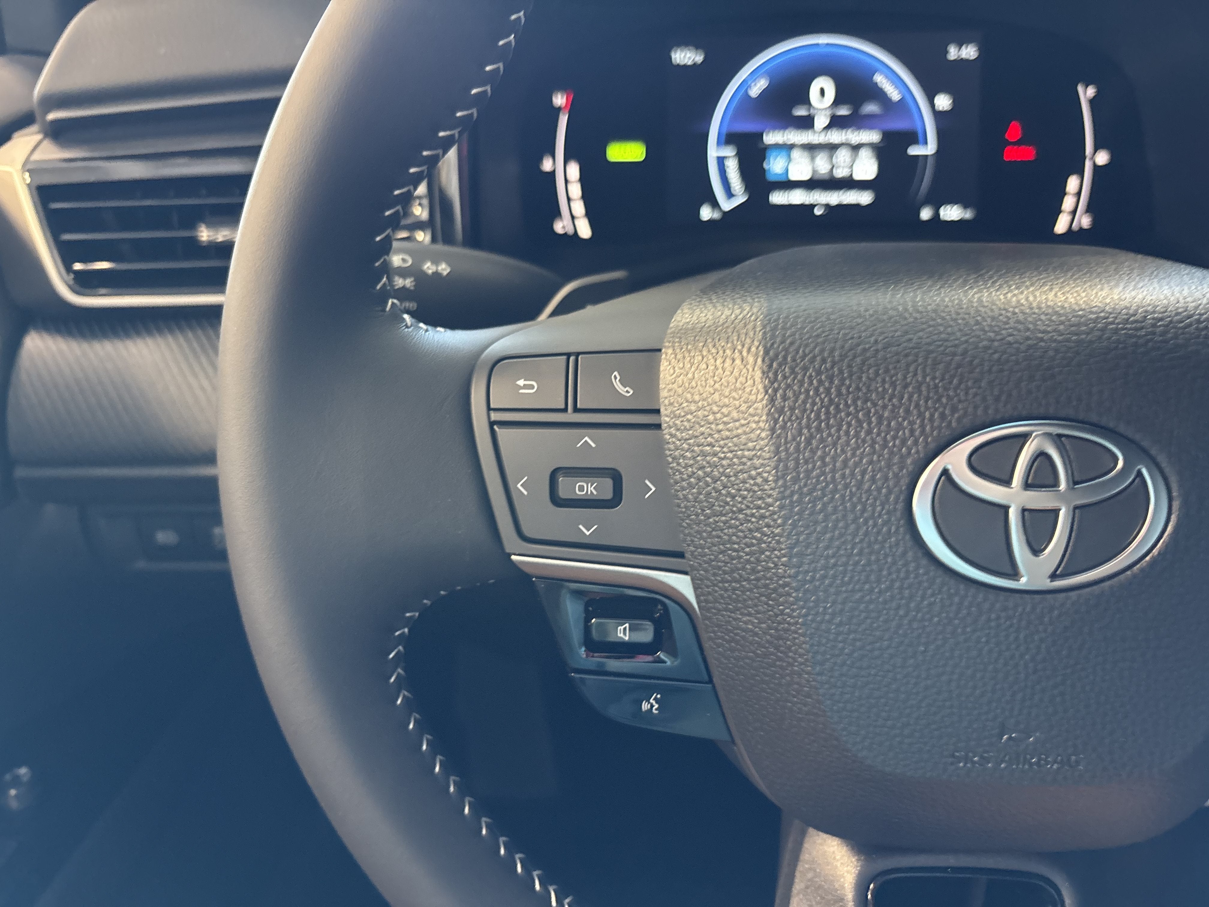 2026 Toyota Camry SE FWD