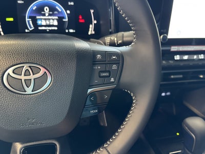 2026 Toyota Camry SE FWD