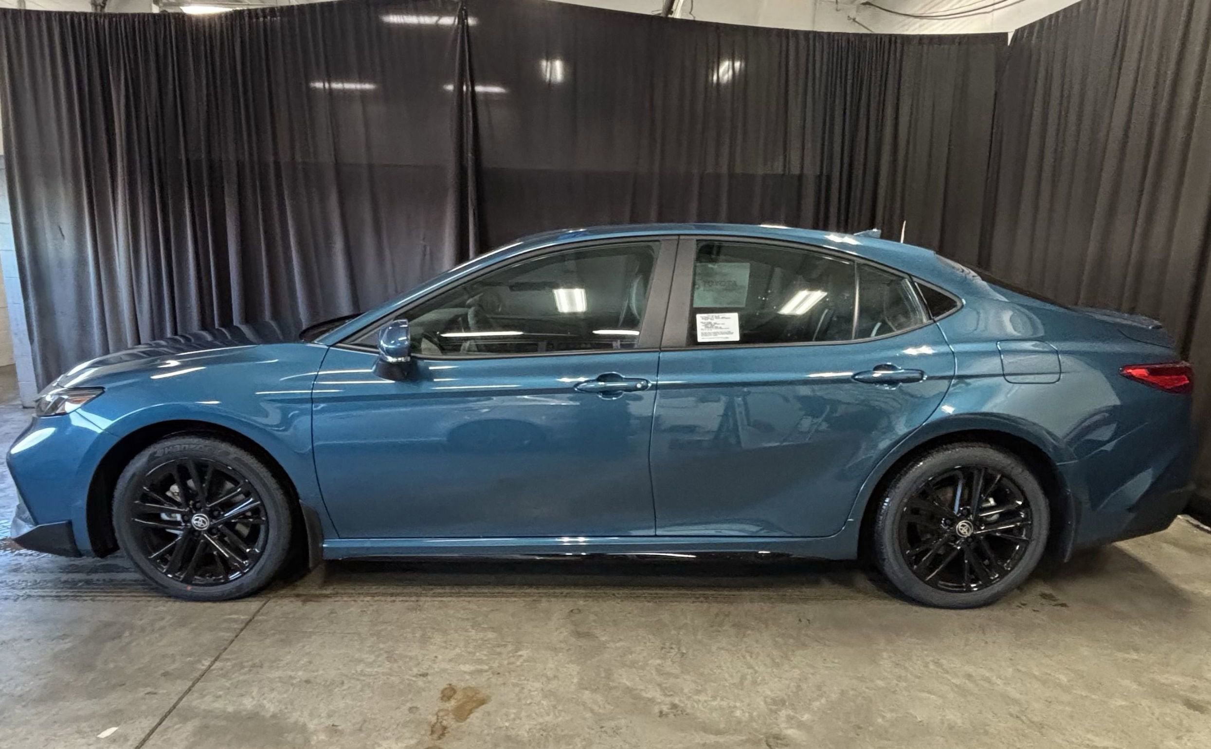 2026 Toyota Camry SE FWD