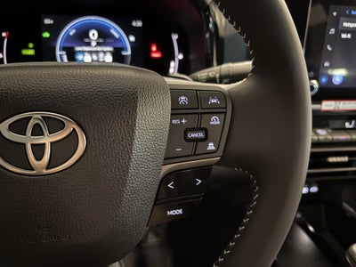 2026 Toyota Camry SE FWD