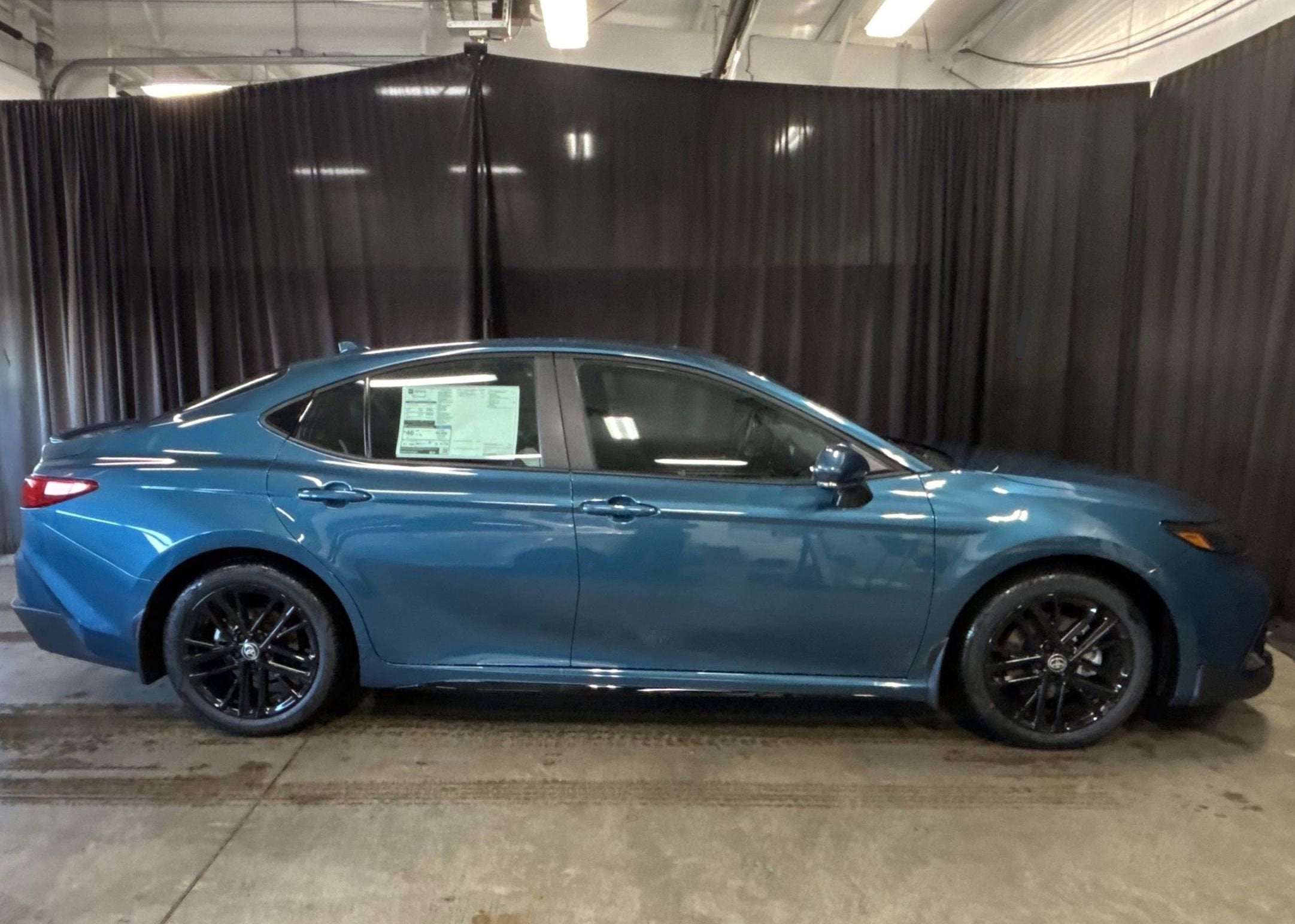 2026 Toyota Camry SE FWD