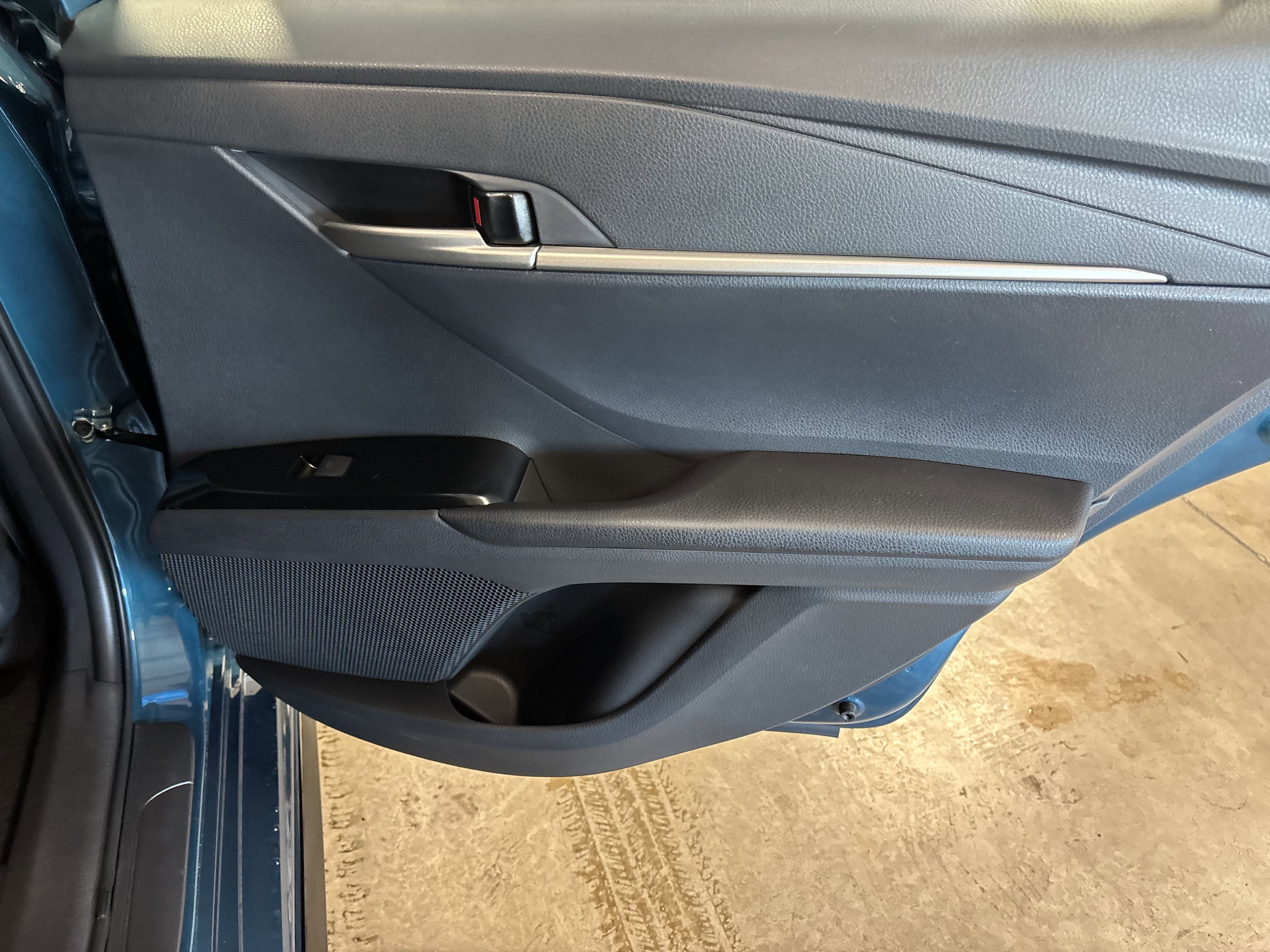 2026 Toyota Camry SE FWD