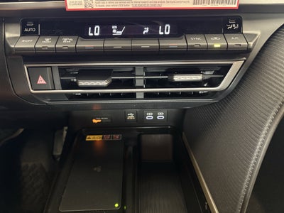 2026 Toyota Camry SE FWD