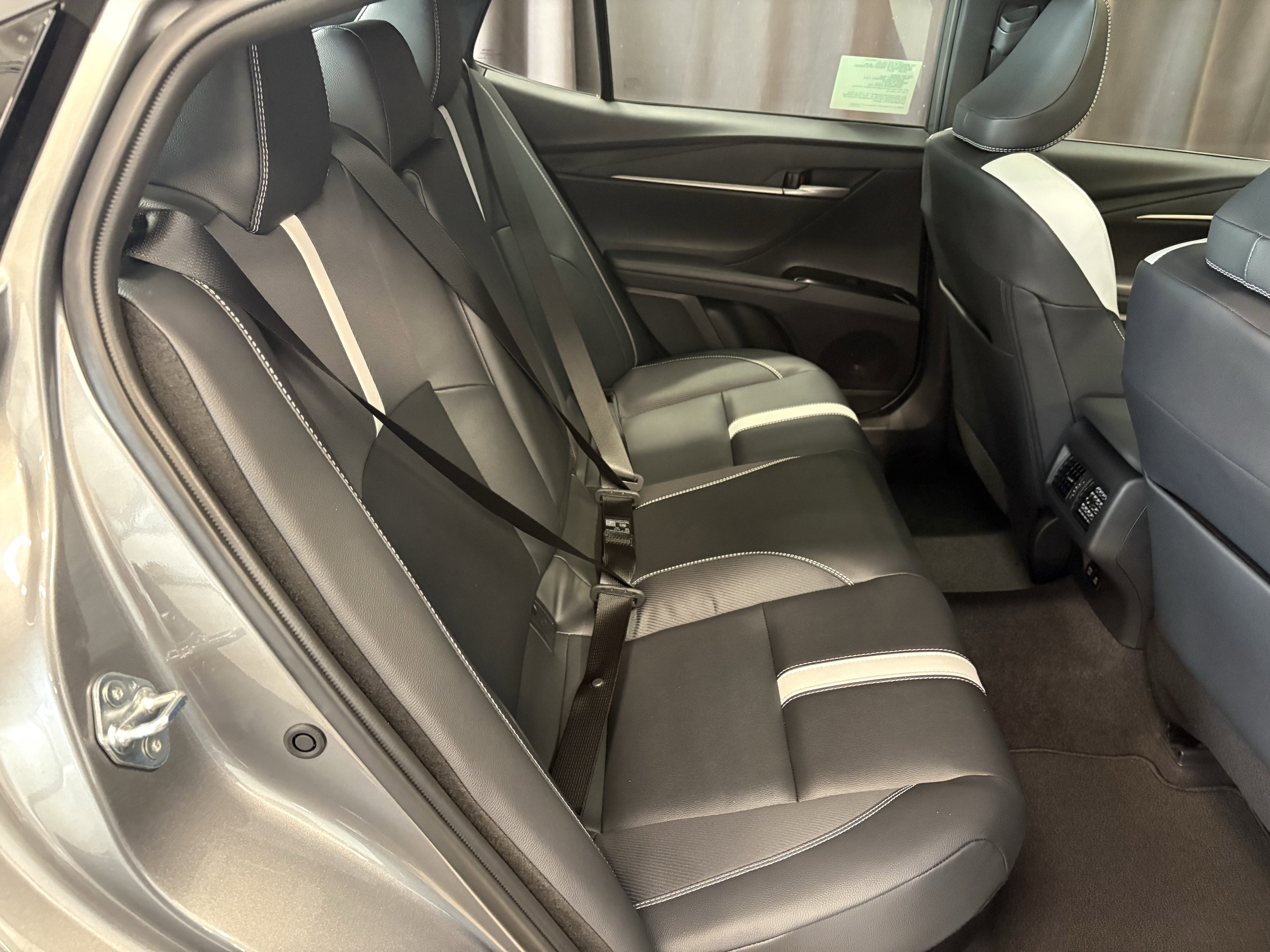 2026 Toyota Camry SE FWD