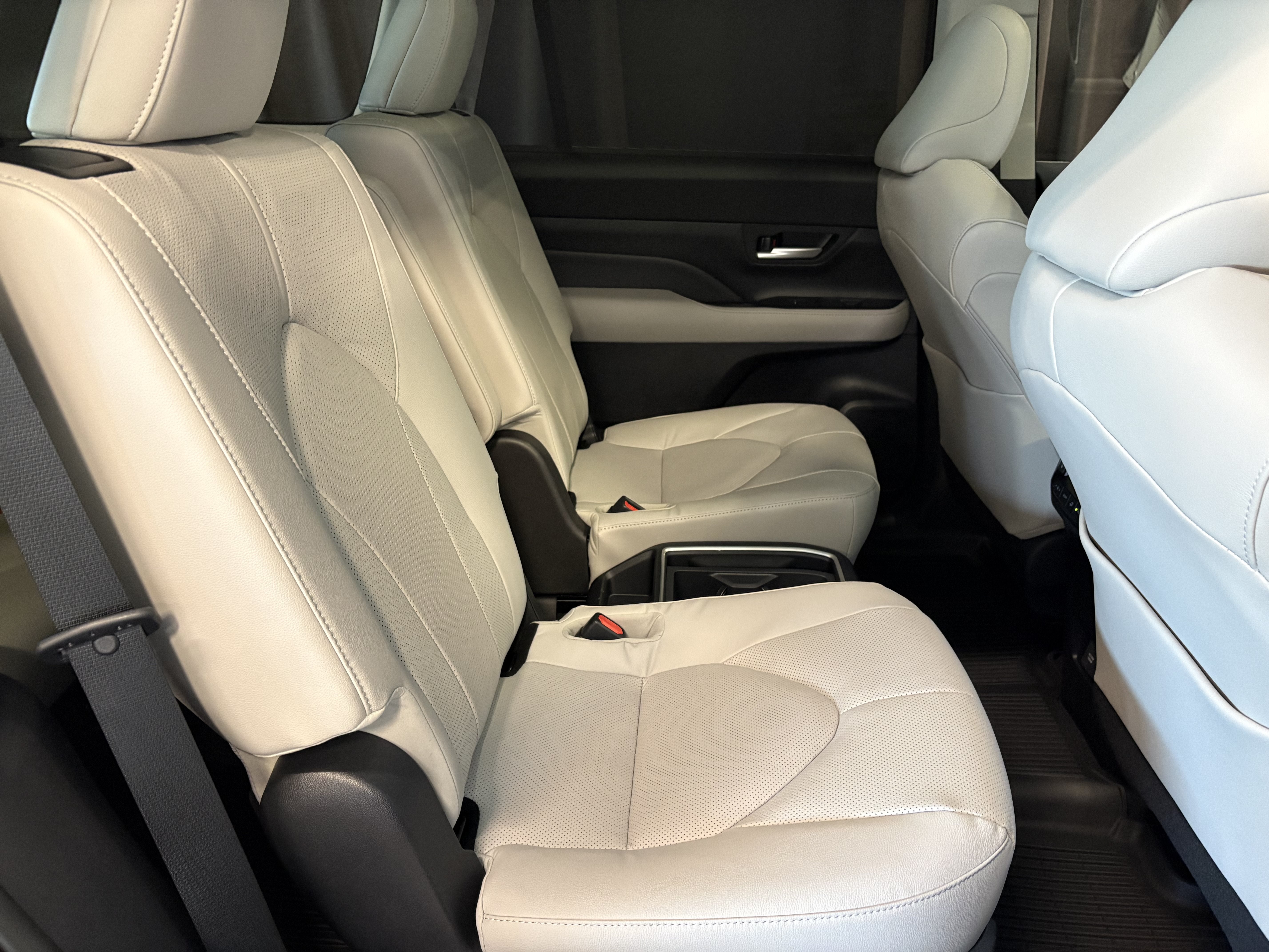 2026 Toyota Grand Highlander Hybrid Limited AWD