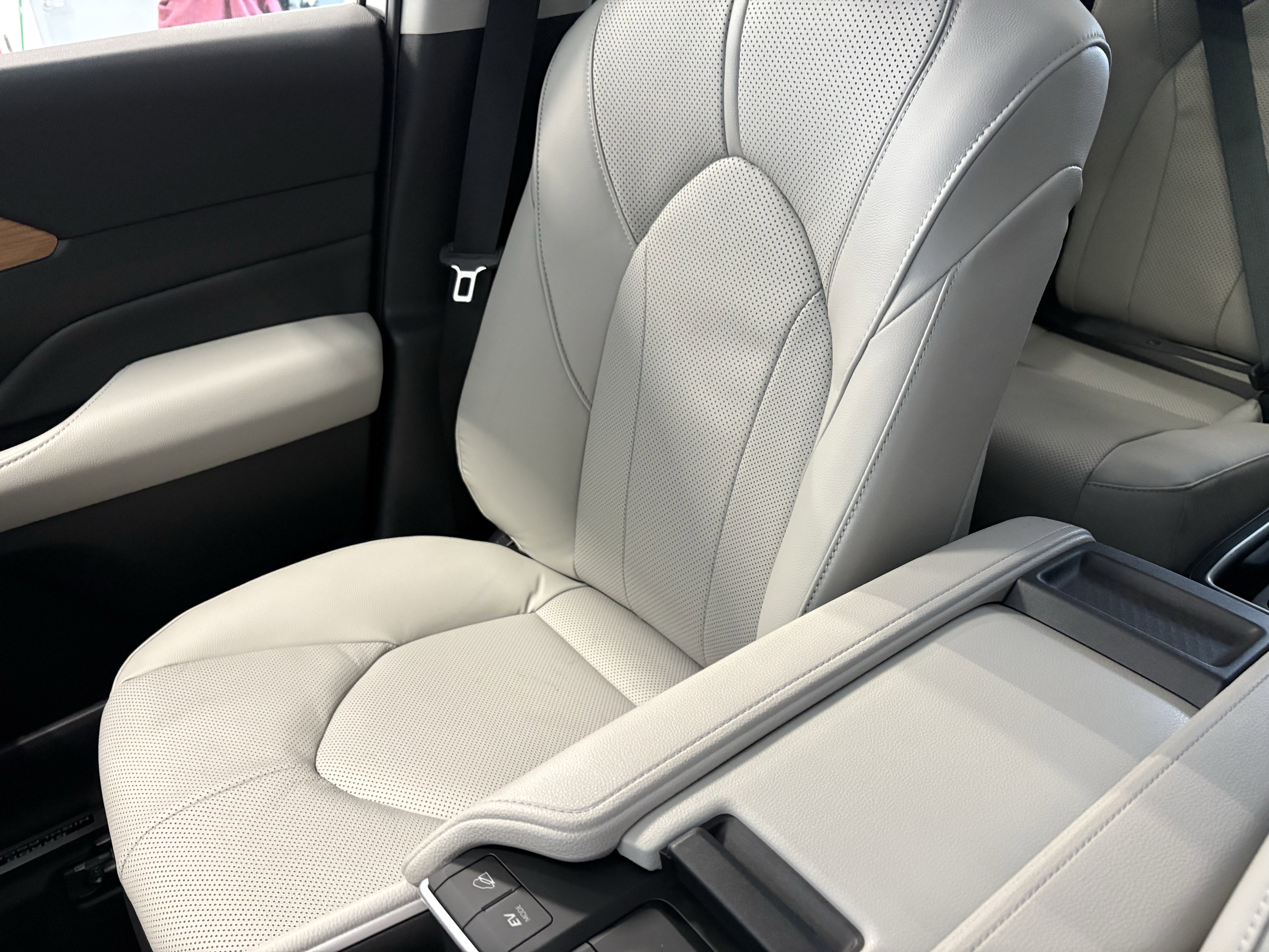 2026 Toyota Grand Highlander Hybrid Limited AWD