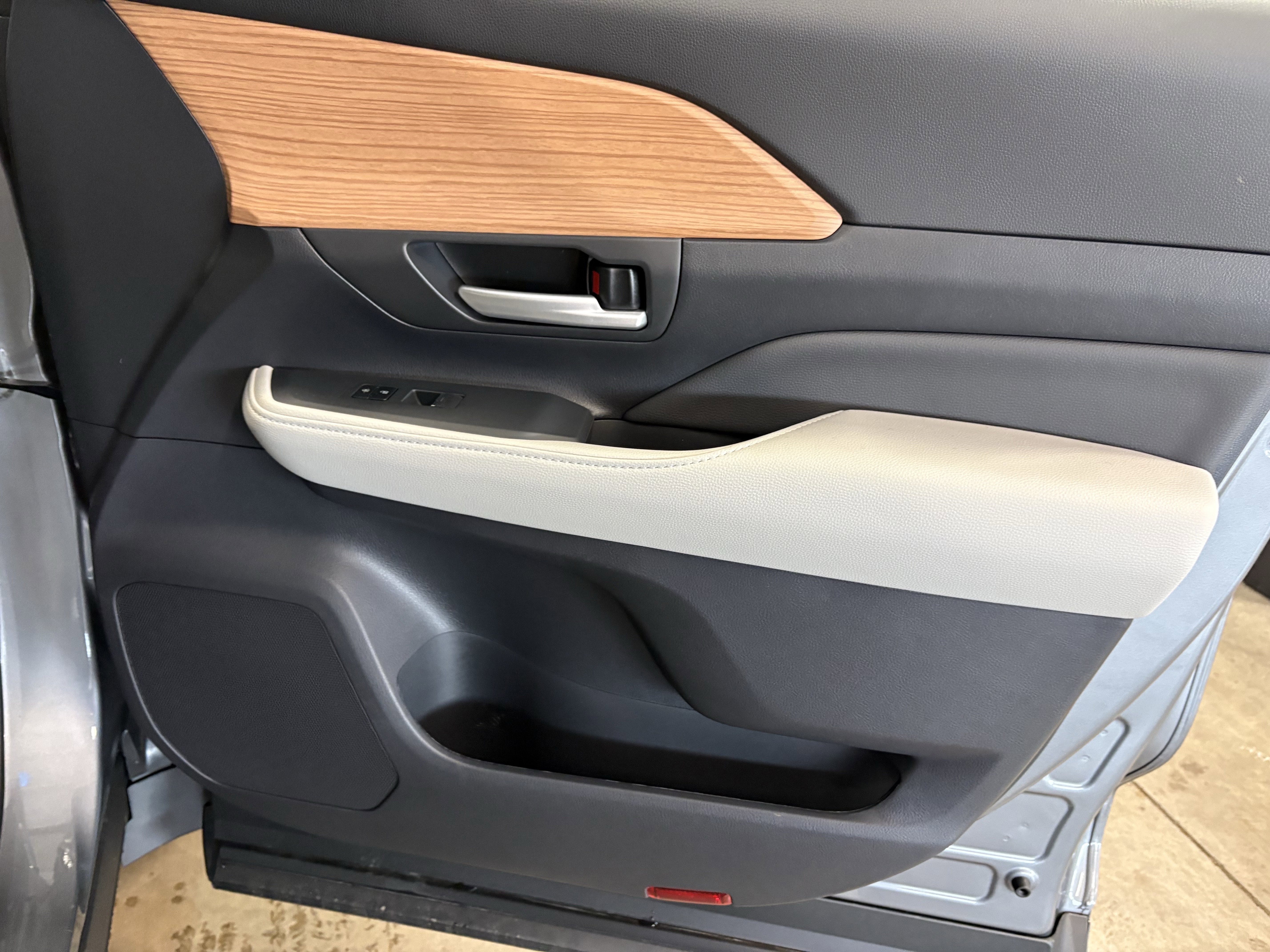 2026 Toyota Grand Highlander Hybrid Limited AWD