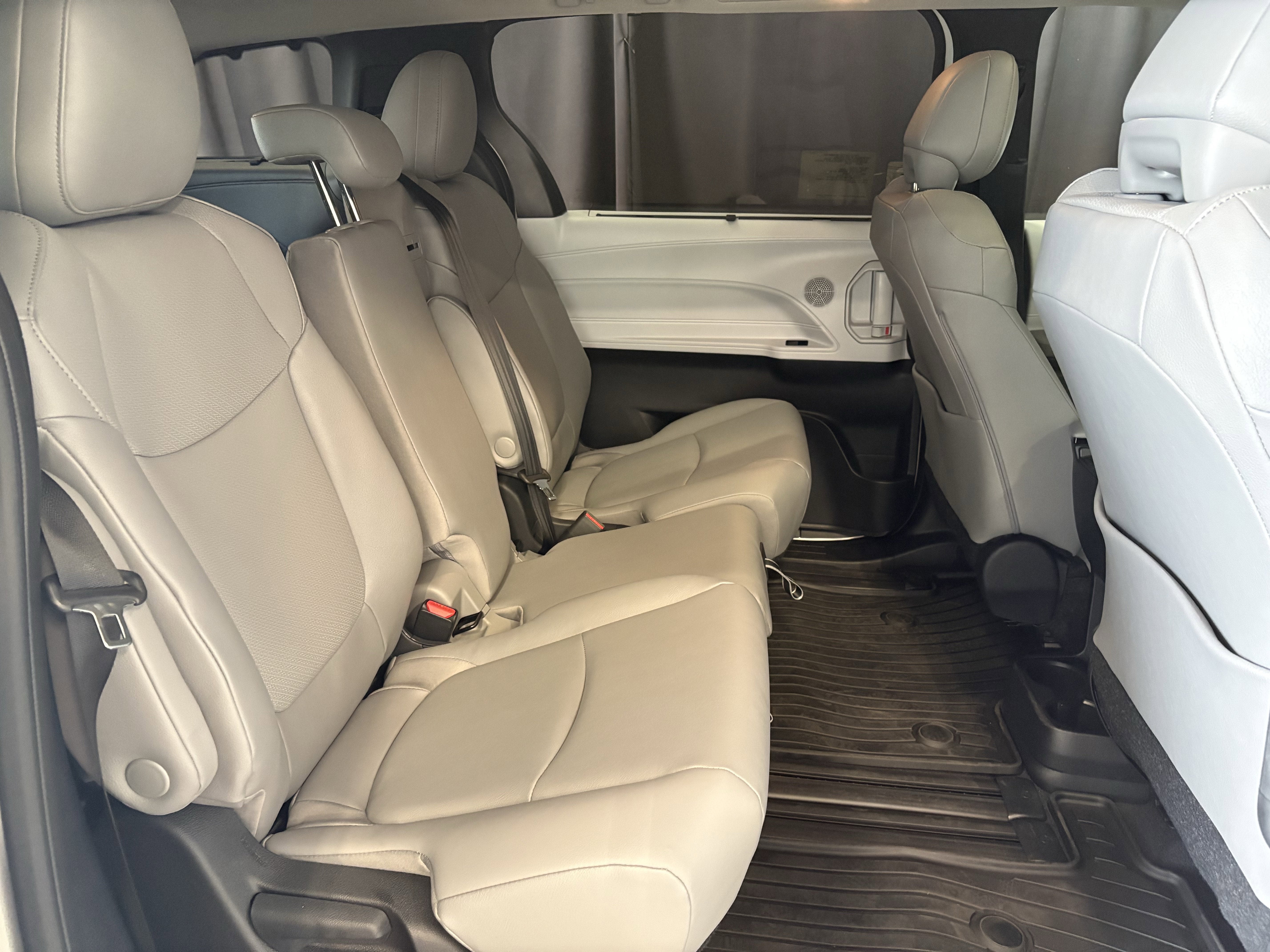 2026 Toyota Sienna XLE FWD