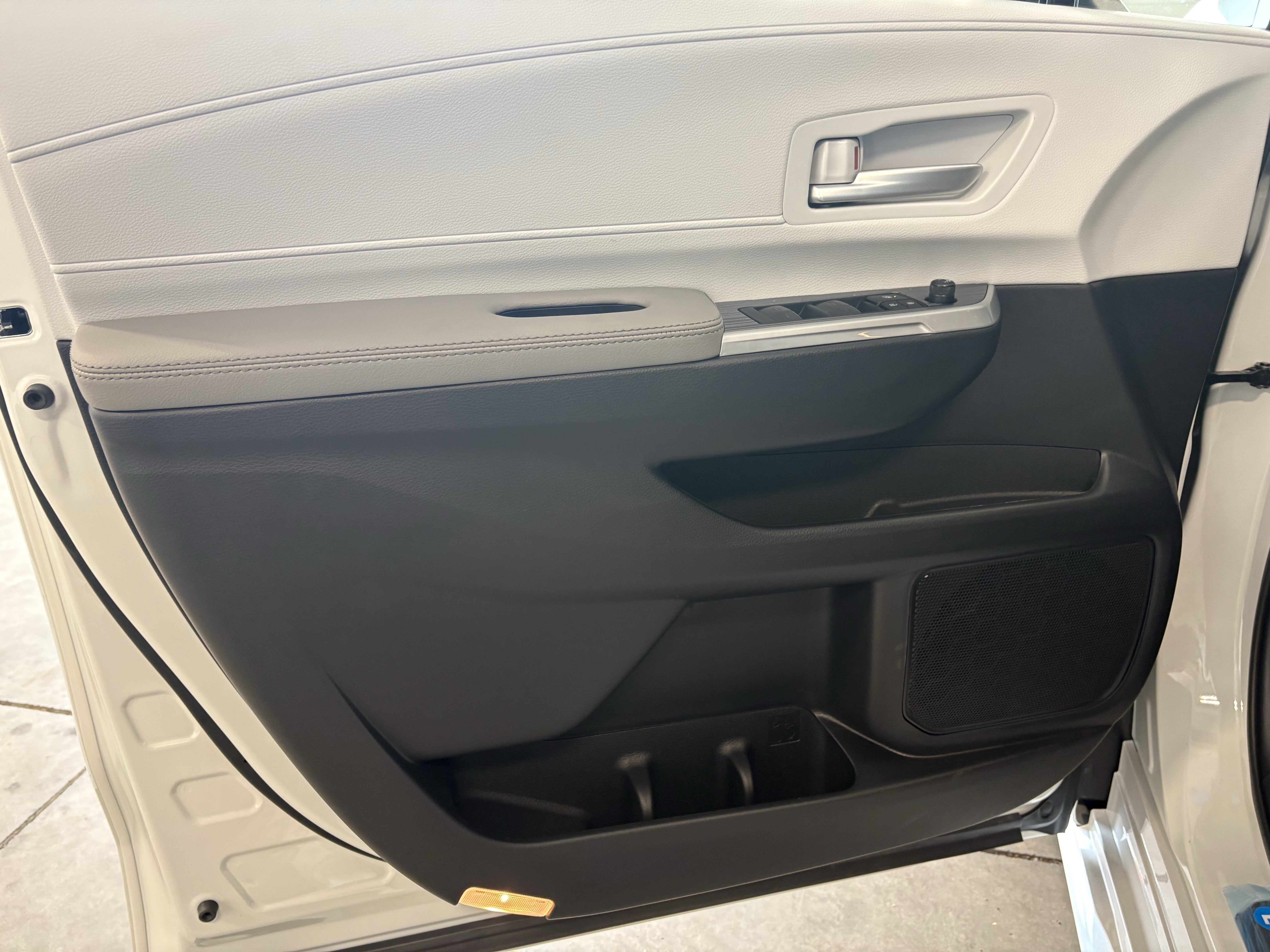 2026 Toyota Sienna XLE FWD