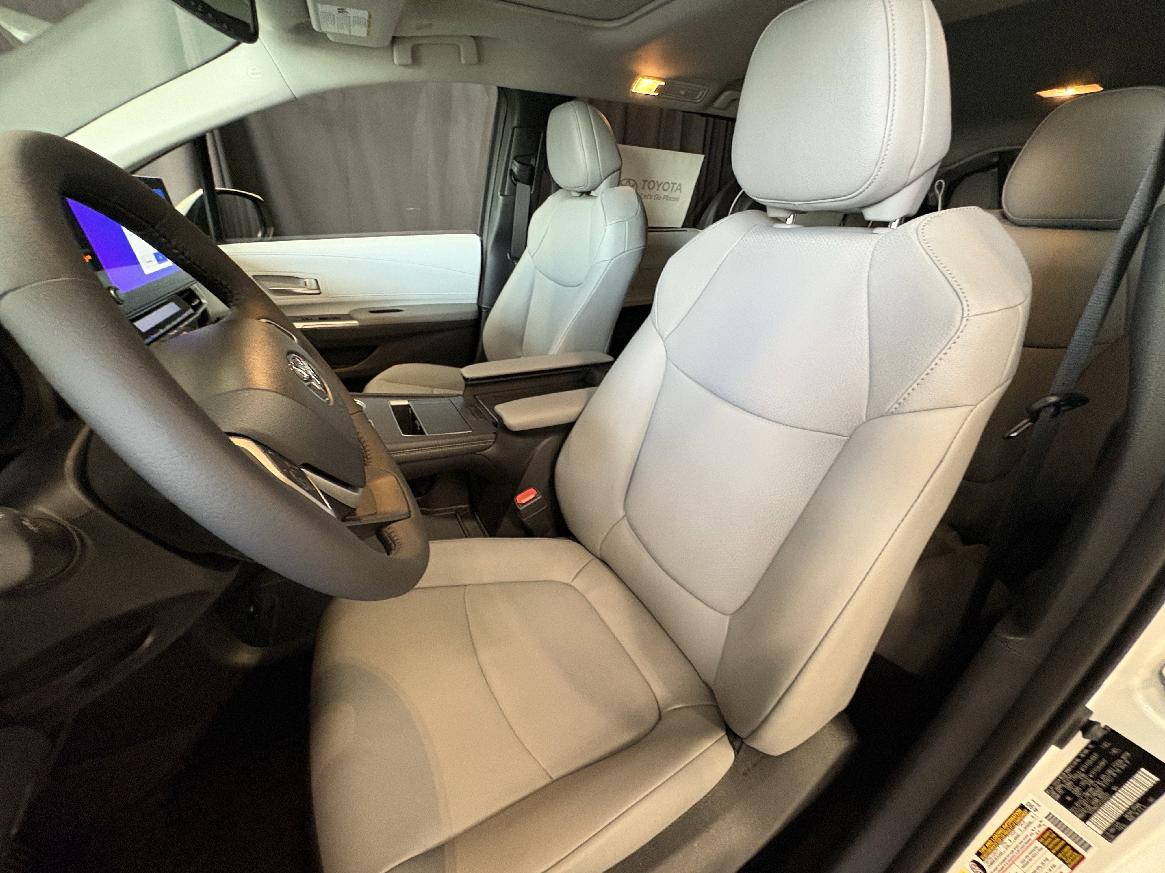 2026 Toyota Sienna XLE FWD