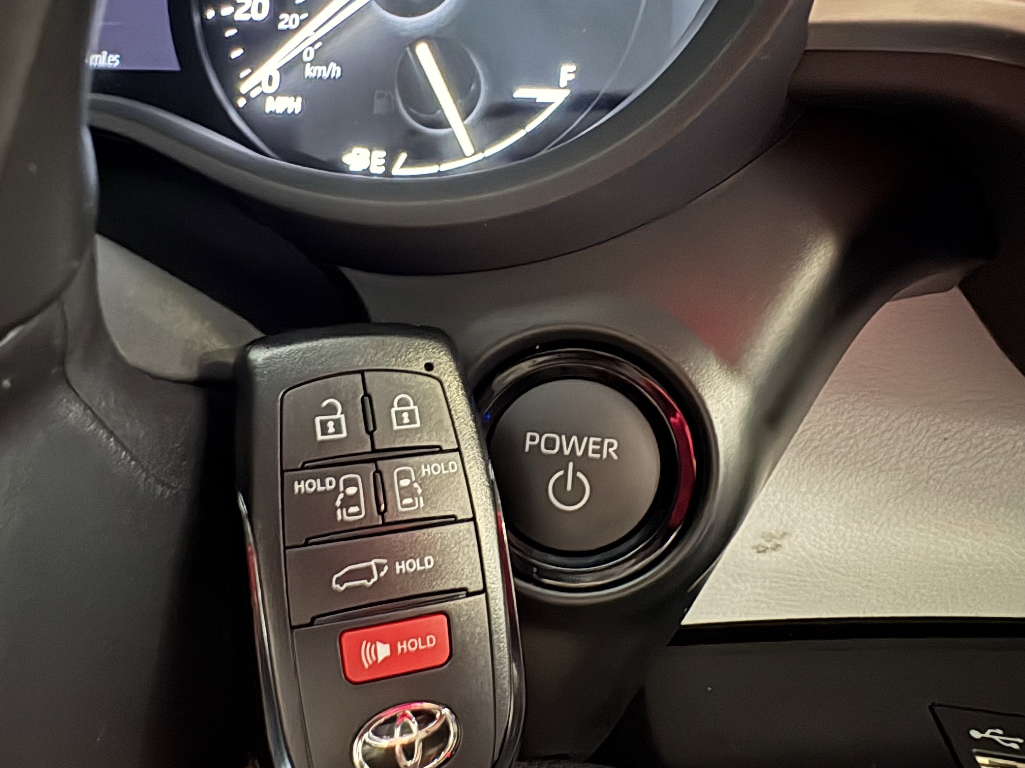 2026 Toyota Sienna XLE FWD