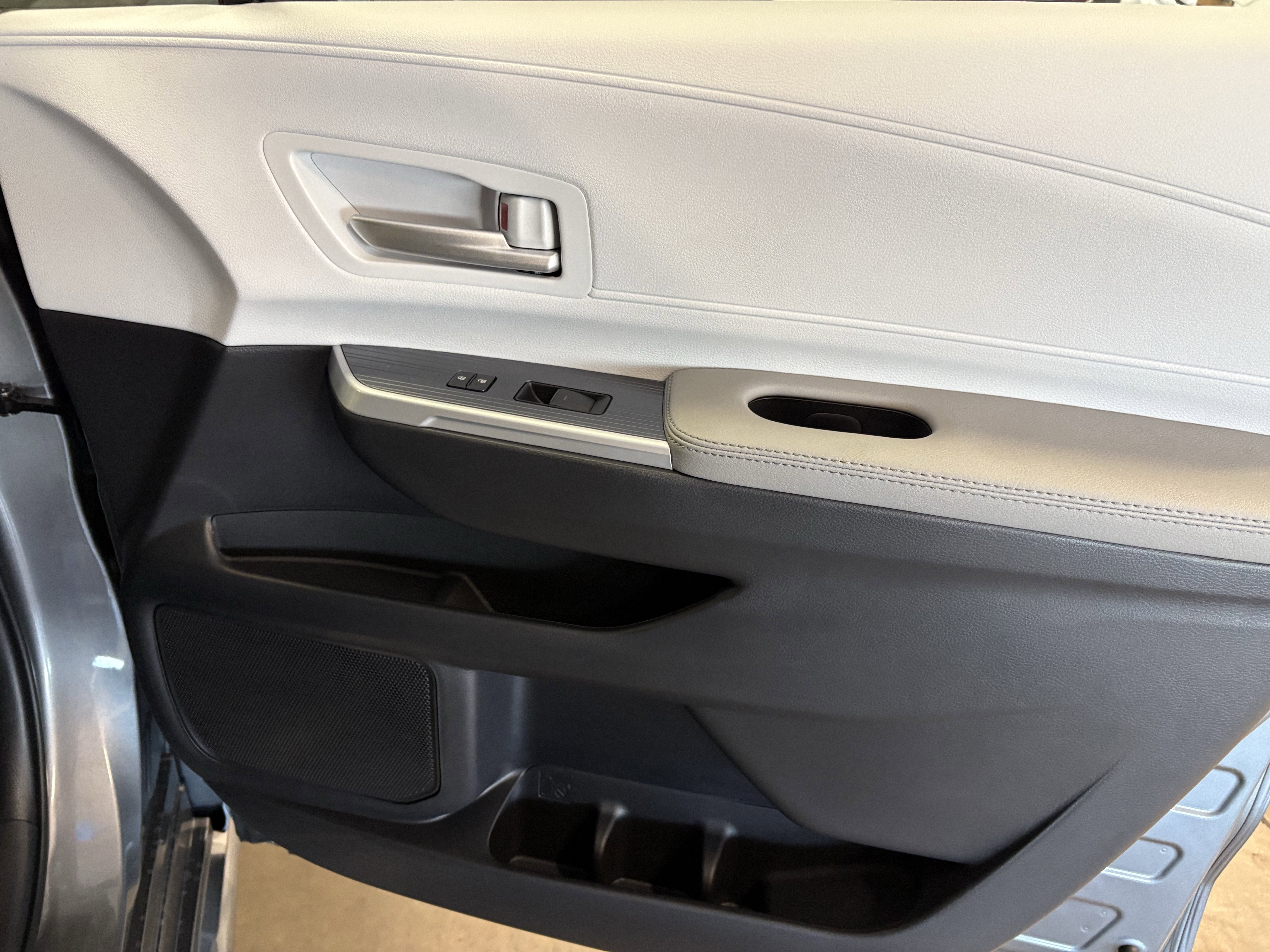 2026 Toyota Sienna XLE FWD