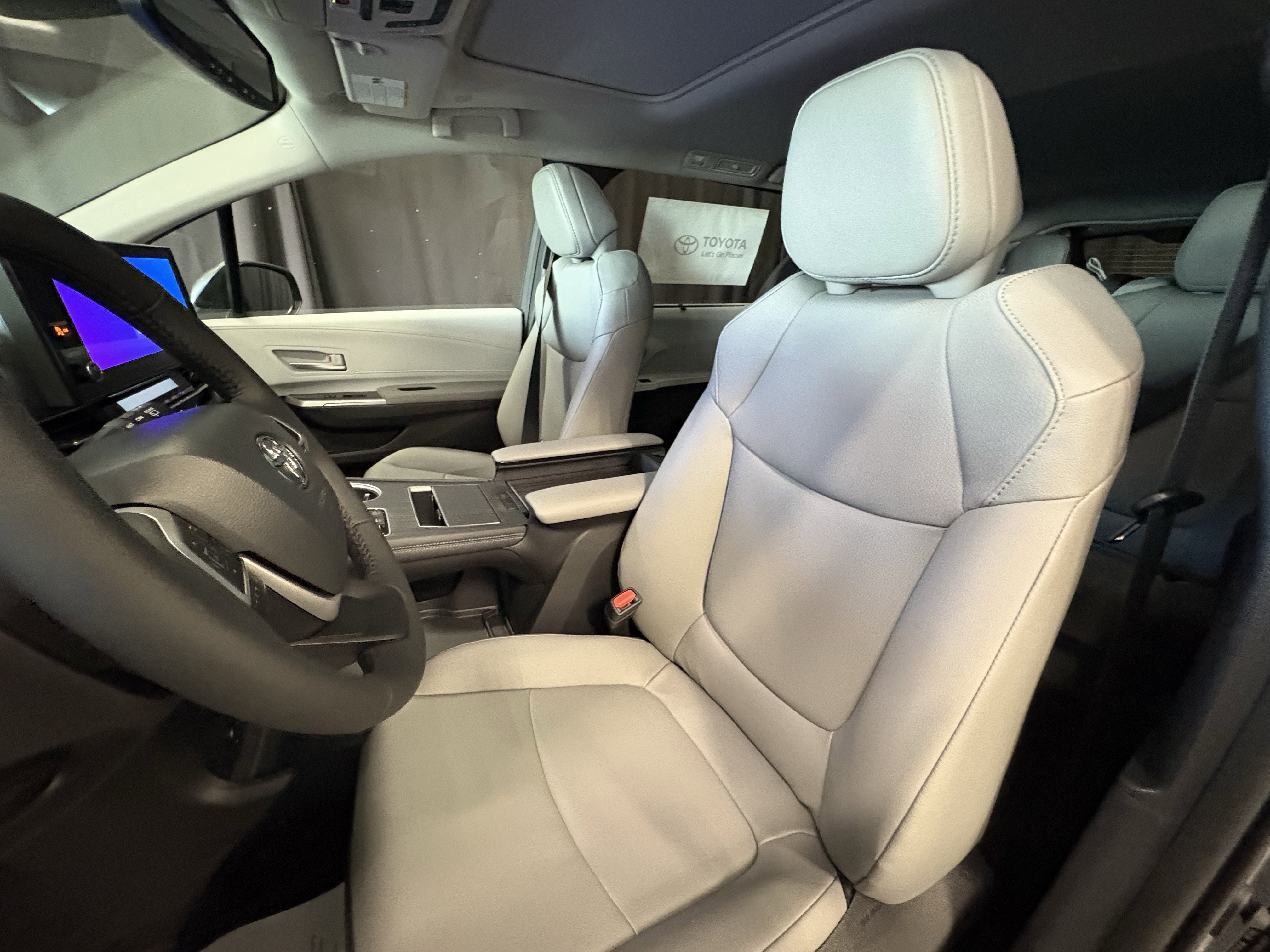 2026 Toyota Sienna XLE FWD