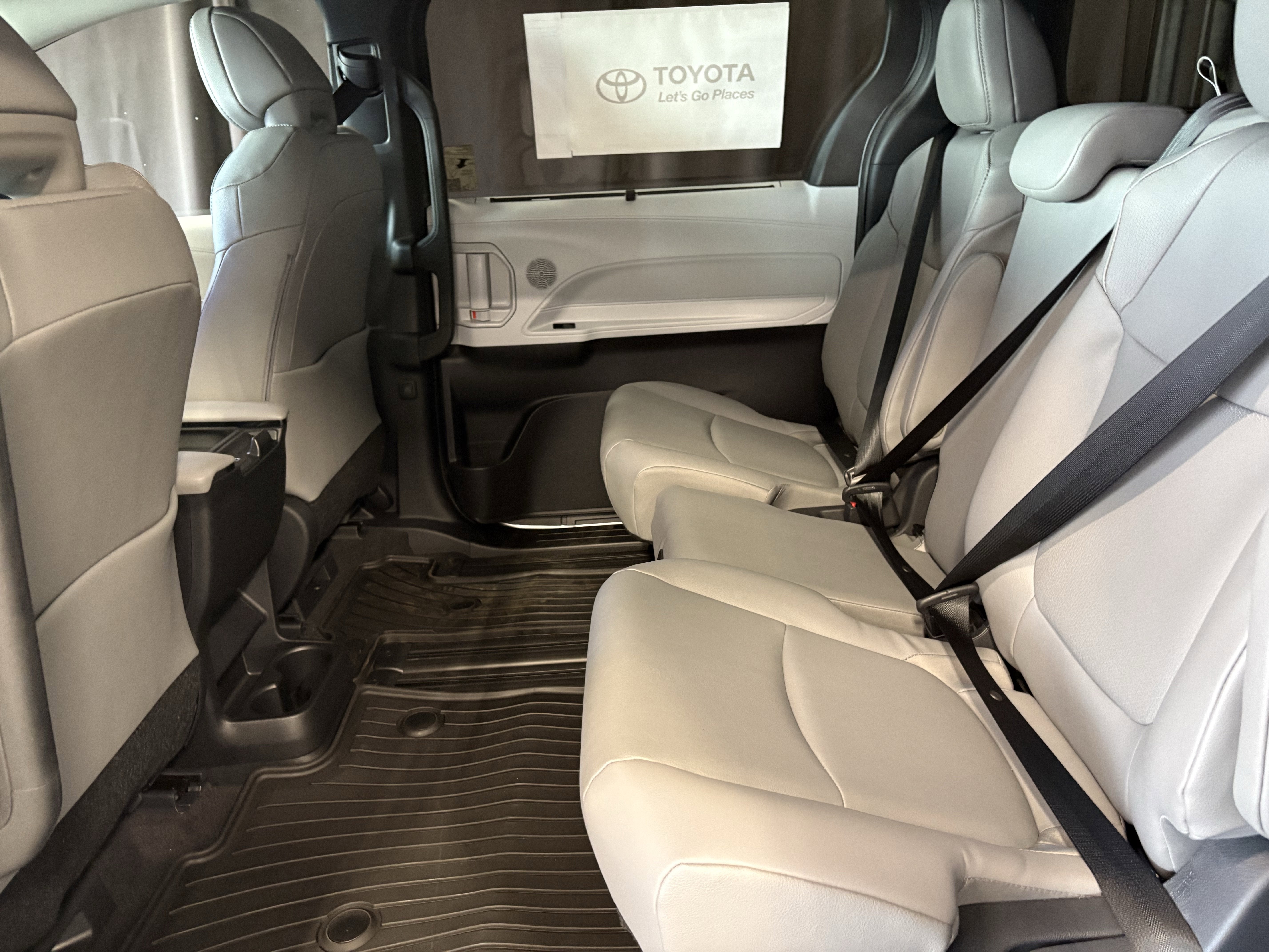 2026 Toyota Sienna XLE FWD