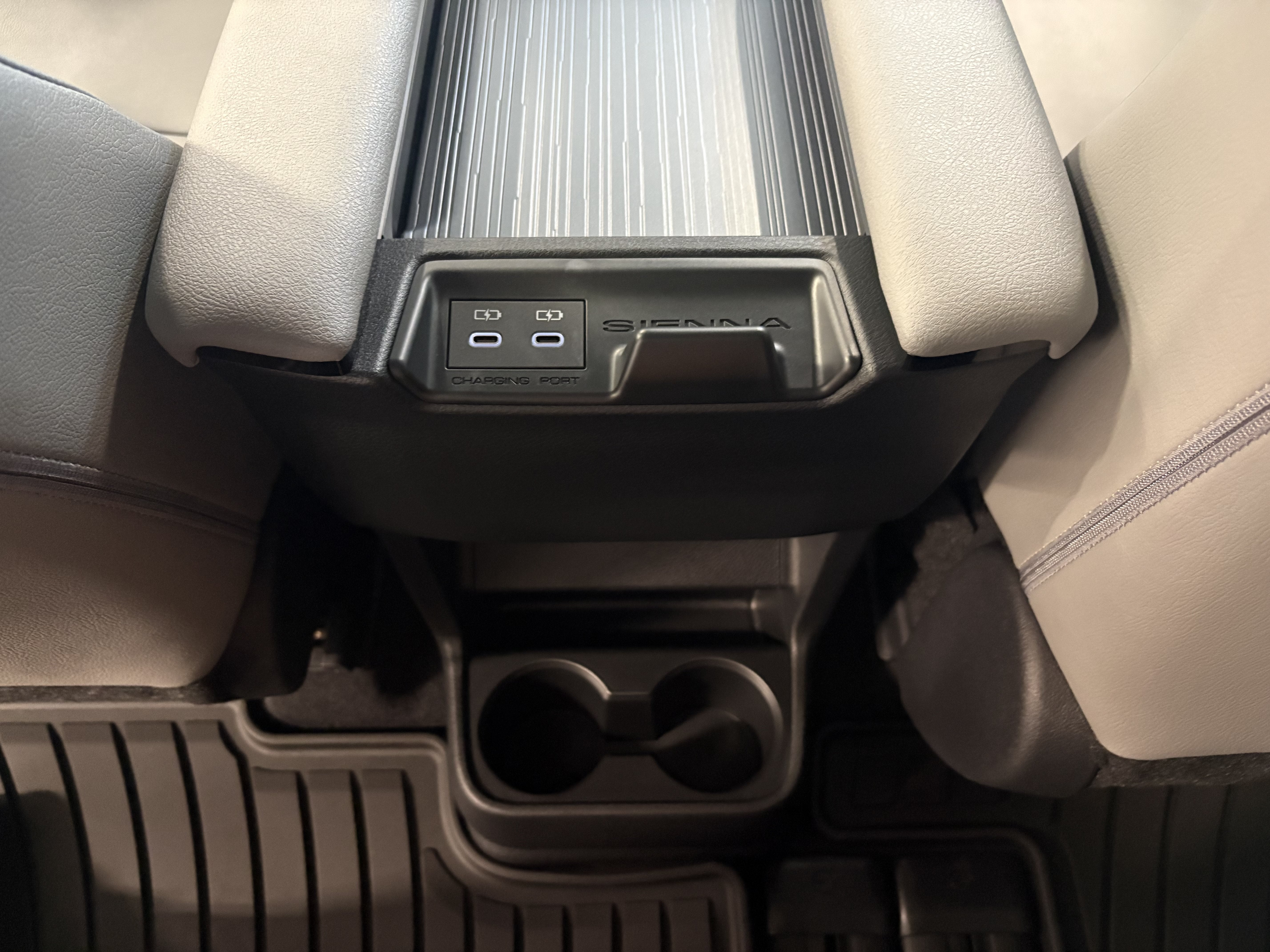 2026 Toyota Sienna XLE FWD