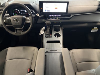 2026 Toyota Sienna XLE FWD